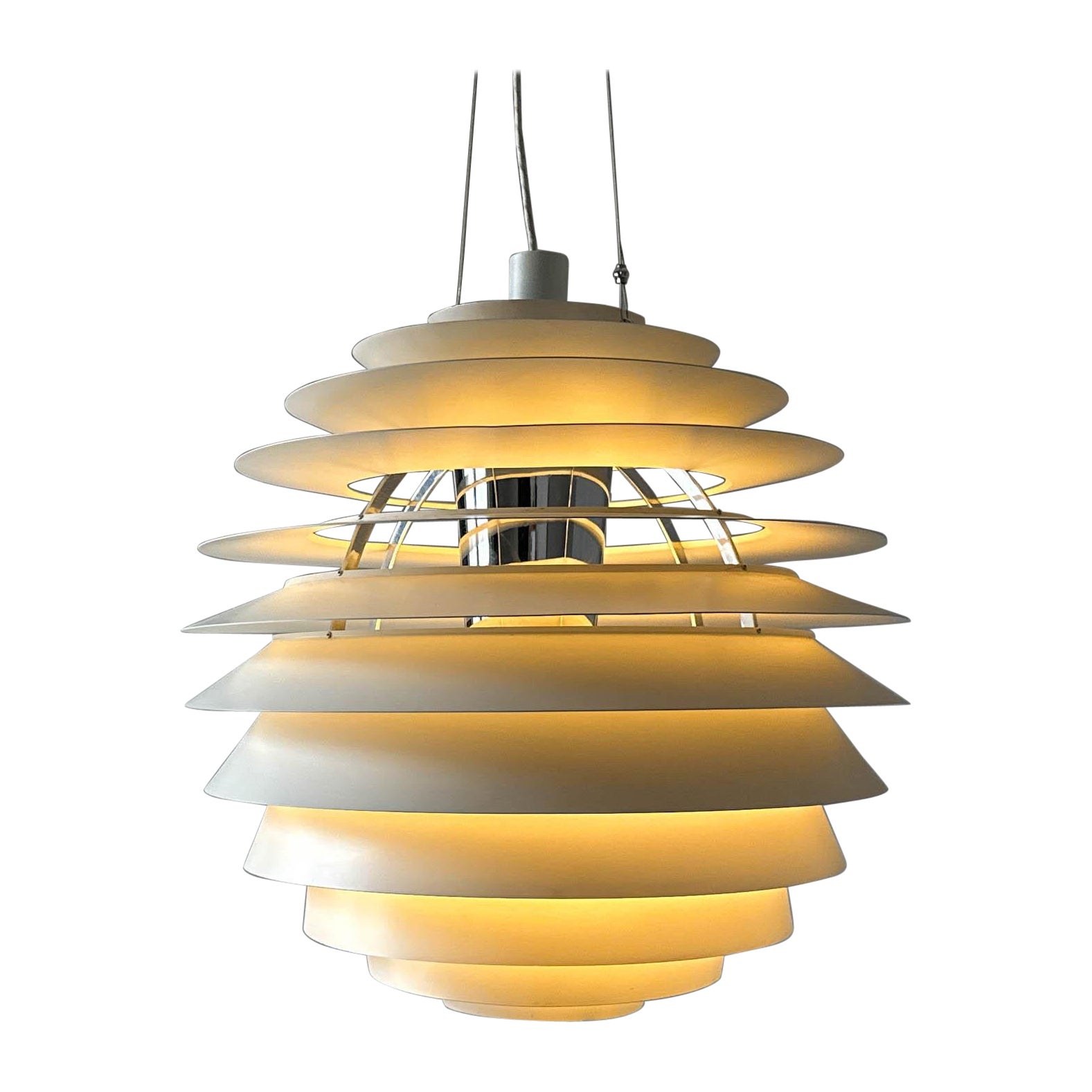 Lampada a sospensione PH Louvre di Poul Henningsen, design scandinavo, anni ’60