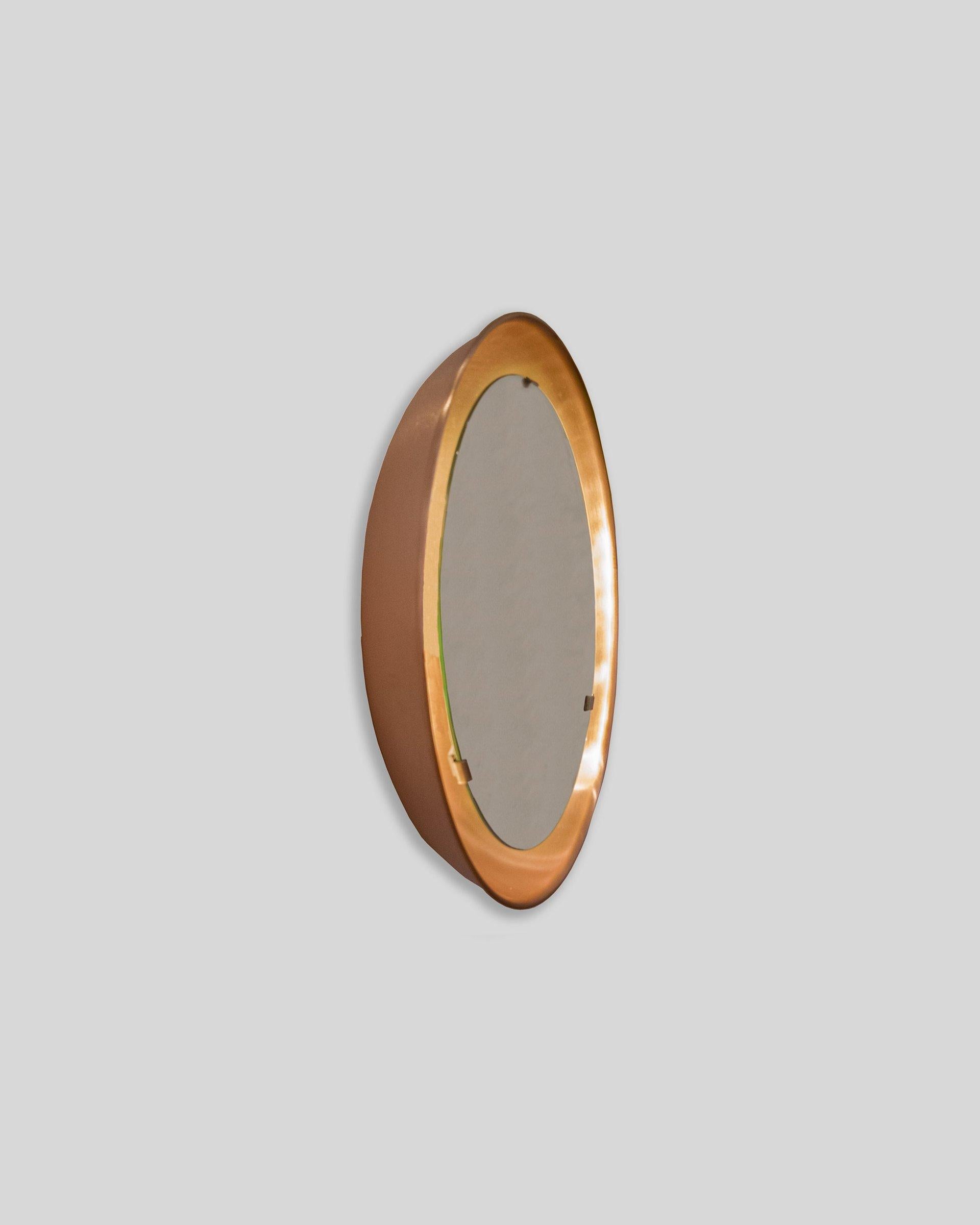 Created in the late 1930s, the PH mirror features backlit illumination that provides a reflection that is free from shadows and glare. PH’s wall mounted mirror design fits harmoniously with the widest variety of interior settings – from the grandest