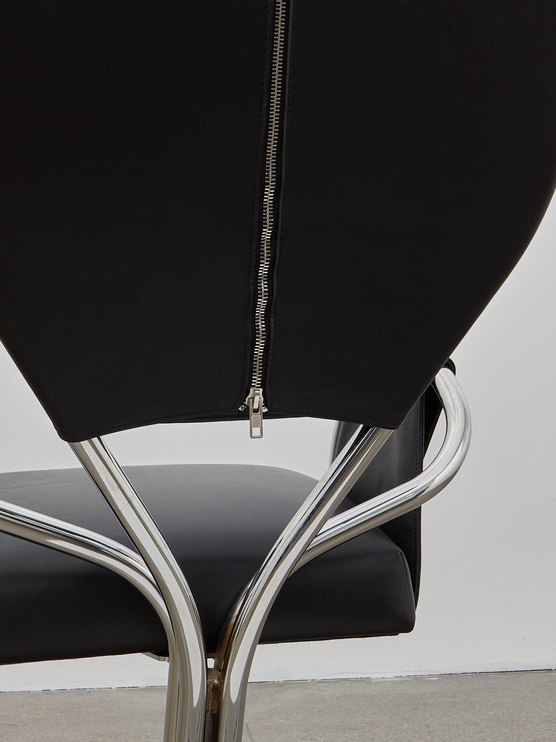 Danois Chaise Pope PH, chrome, cuir et noir extrême en vente