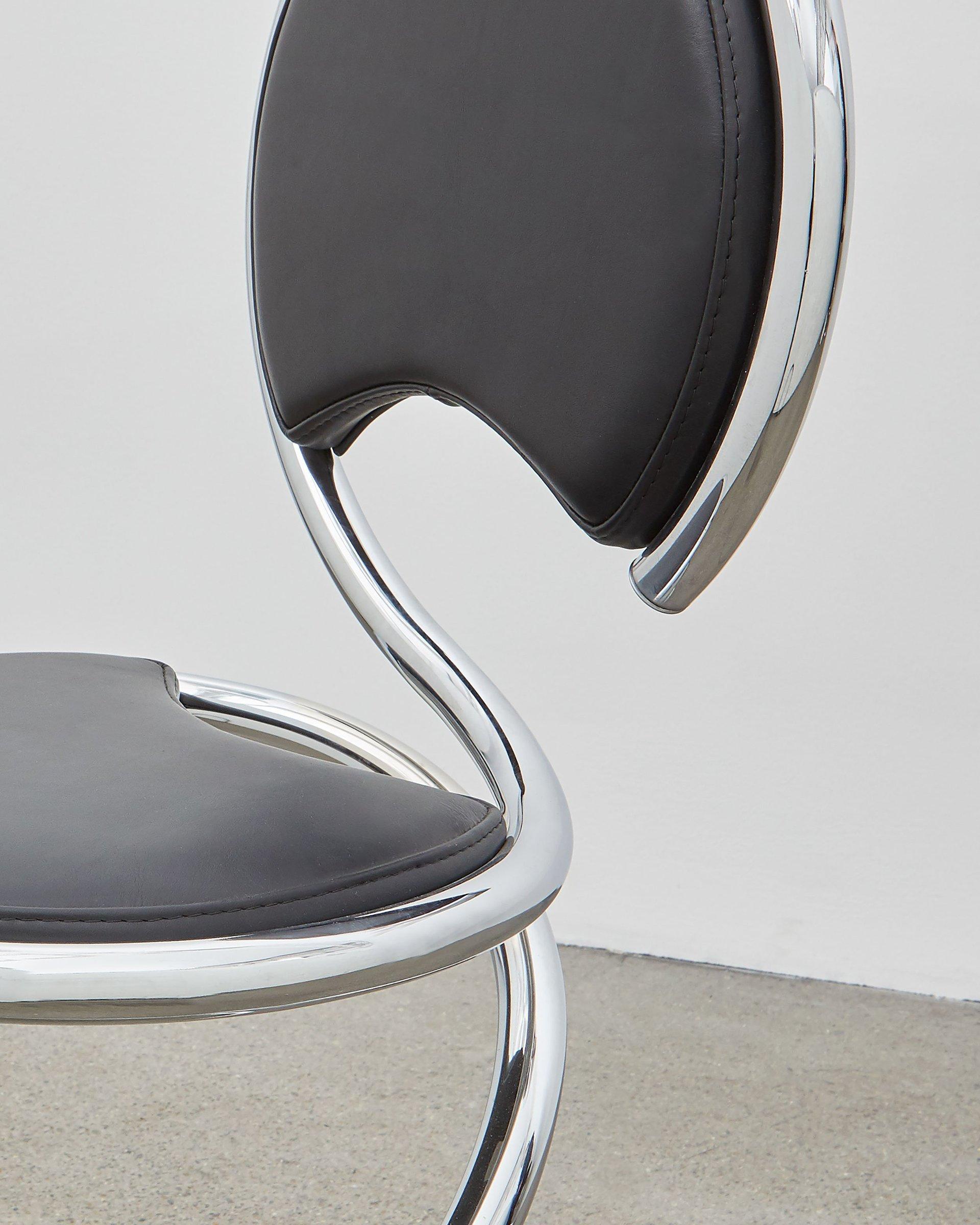 Bauhaus Chaise serpent PH, chrome, cuir extrêmement noir, rembourrage en cuir, tubes visibles en vente