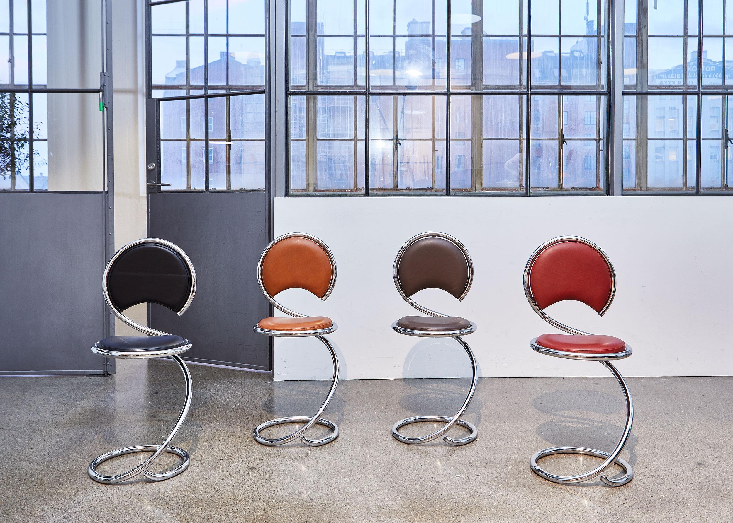 PH Schlangenstuhl, Chrom, Leder extrem schwarz, Lederpolsterung, Sichtbare Röhren im Angebot 1