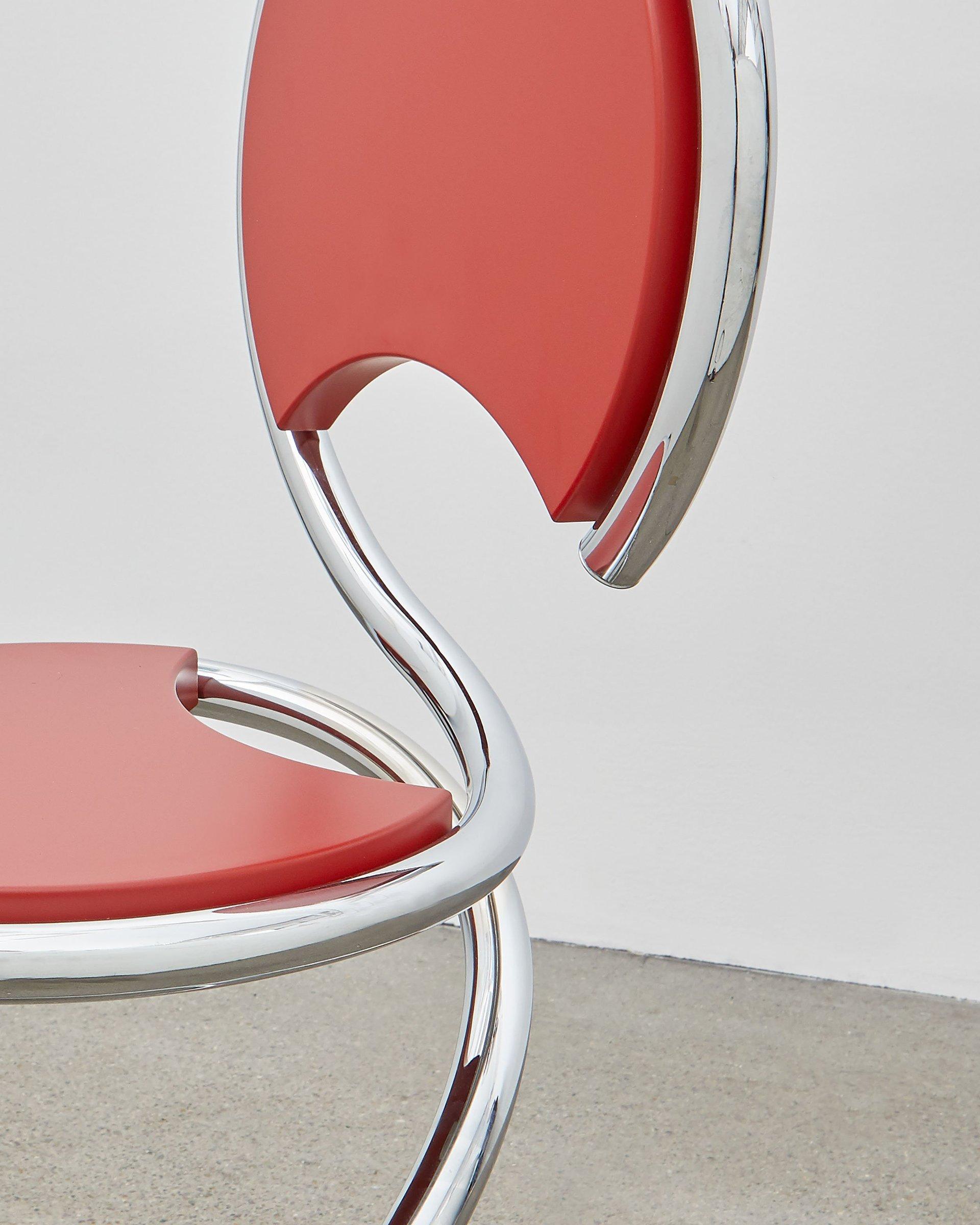 Bauhaus Chaise serpent PH, chromée, mate peinte en rouge, assise/ dossier en bois, tubes visibles en vente