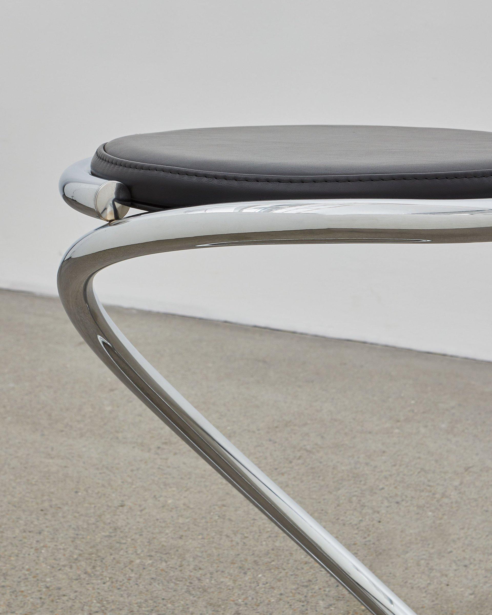 Bauhaus PH Snake Stool, Chrome, Leather Extreme Black, Leather Upholstery, Visible Tubes For Sale