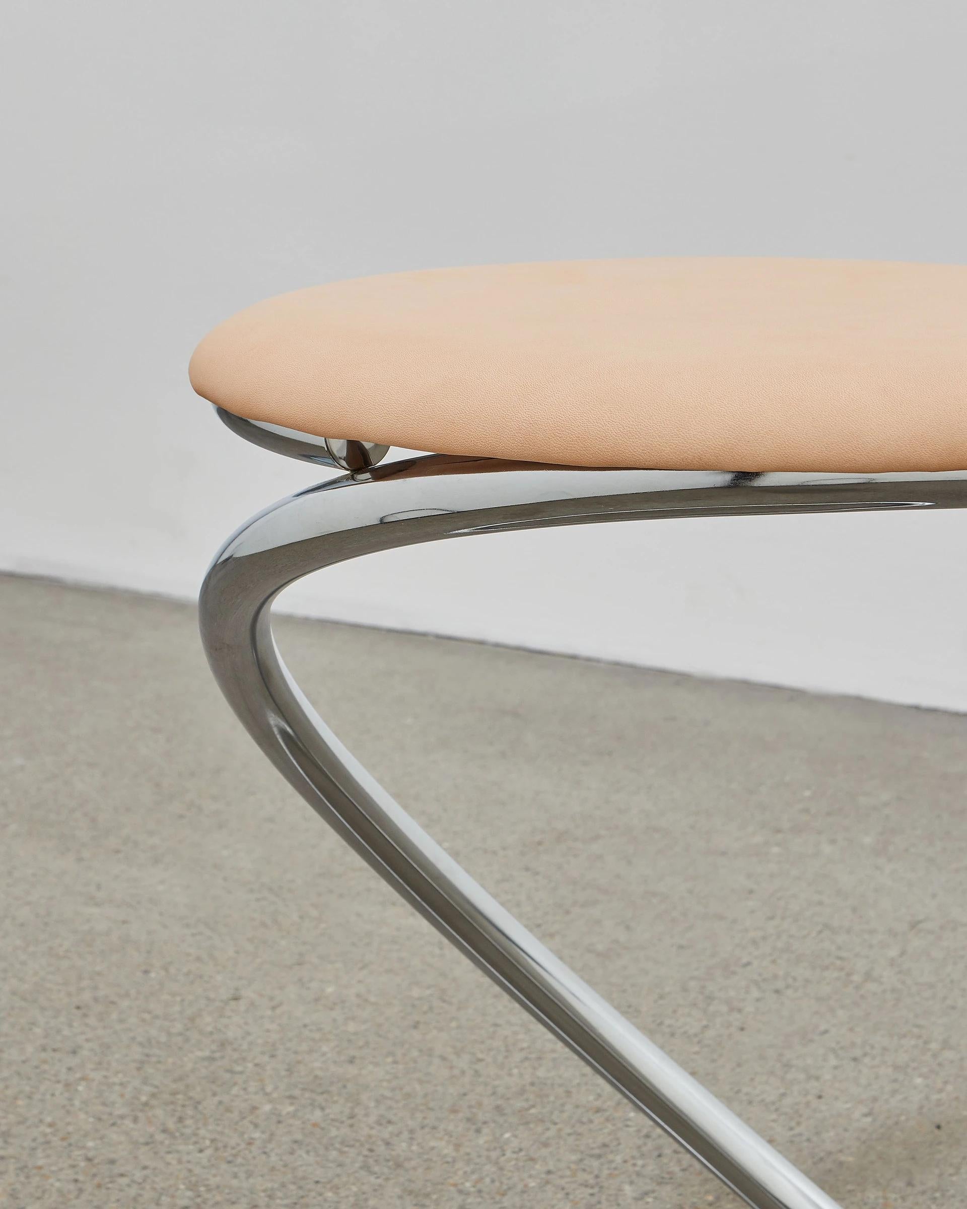 Bauhaus Sgabello PH Snake, Cromo, Pelle Naturale Non Tinta, Rivestimento in Pelle Piena in vendita