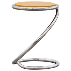 Taburete PH Snake, cromado, pintado de amarillo satinado mate, asiento de madera, tubos visibles