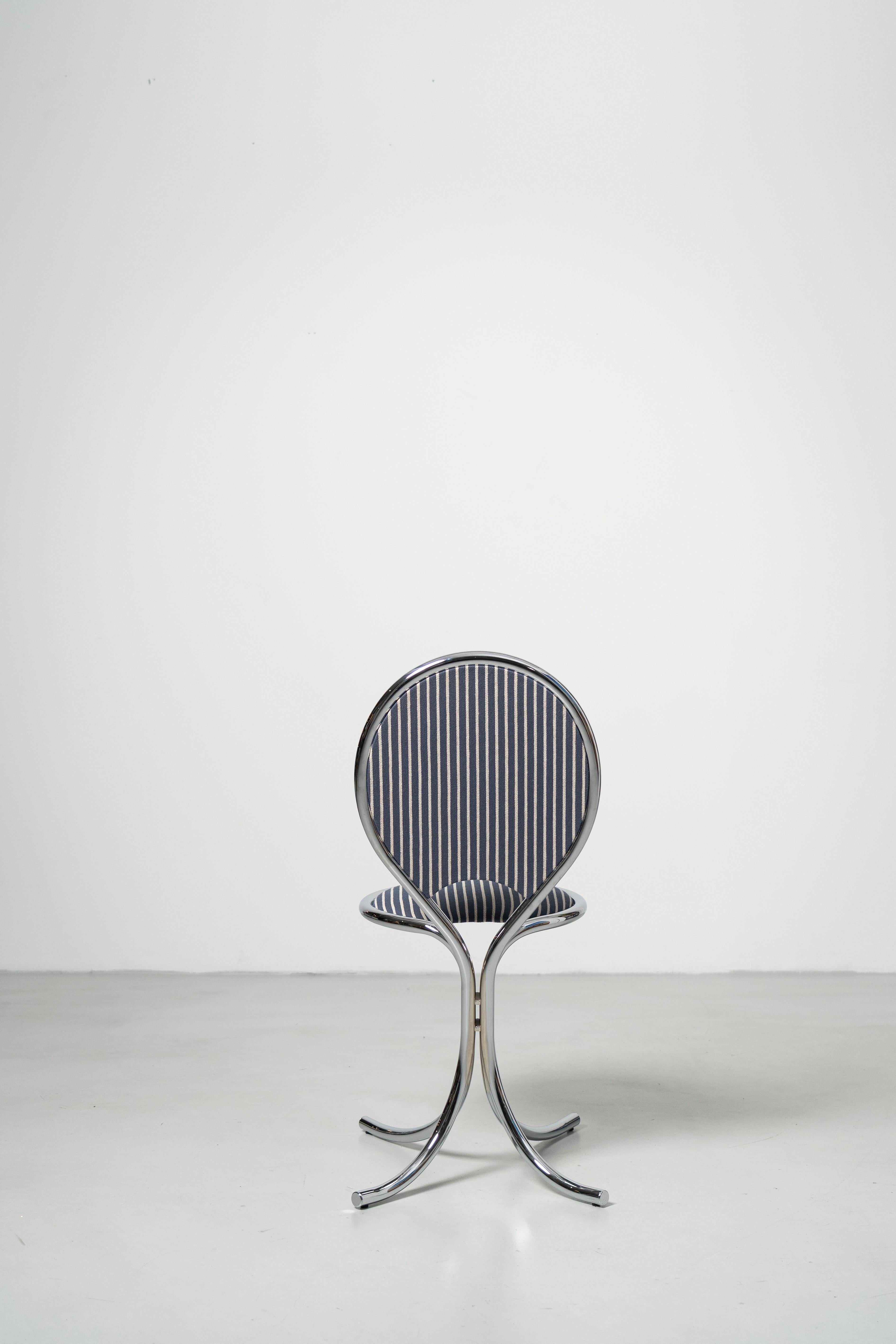 PH Steel Chair - Steel tube frame in chrome with wool fabric seat in blue (21. Jahrhundert und zeitgenössisch) im Angebot