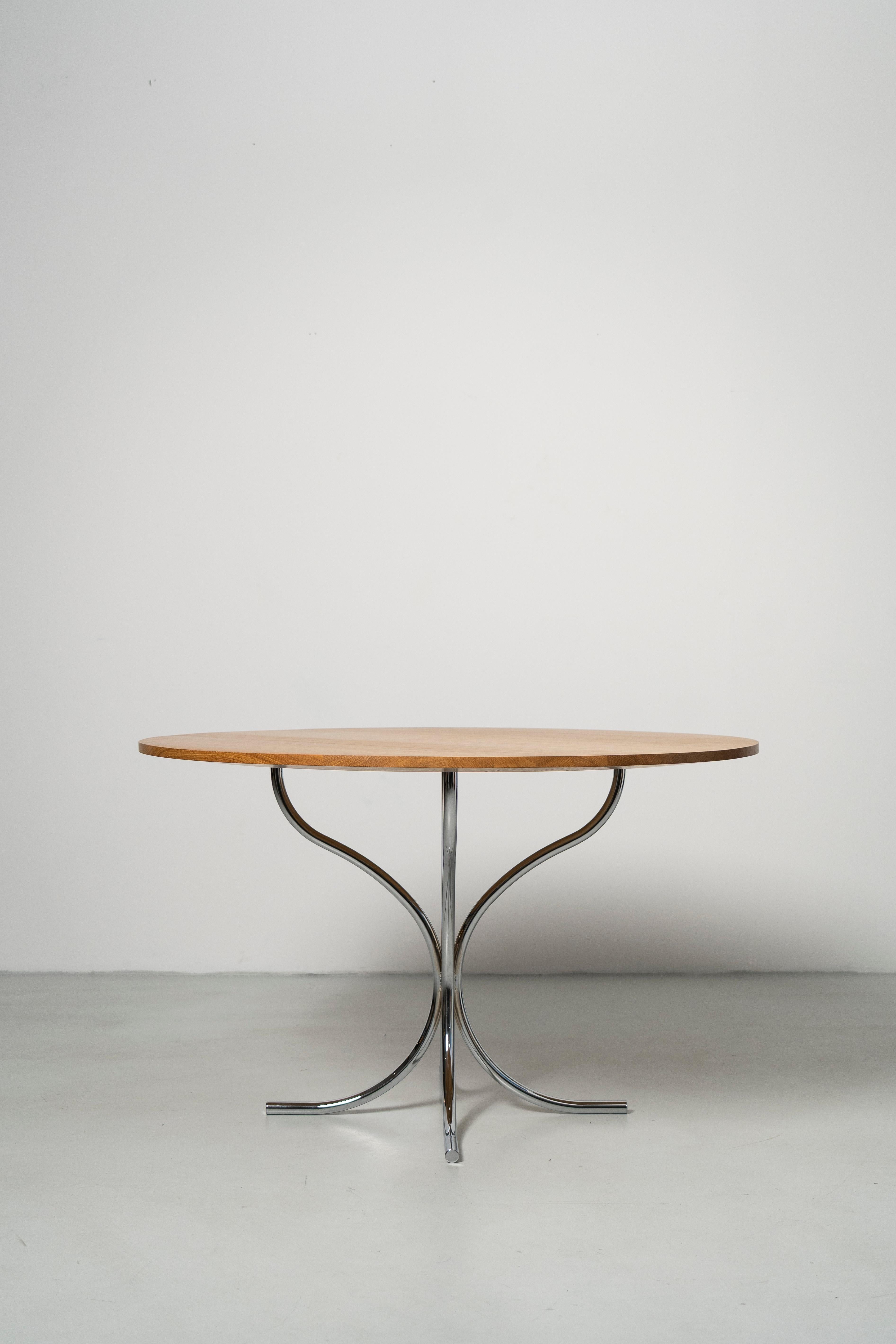 PH Table - Chrome legs with solid natural oak table plate (Bauhaus) im Angebot