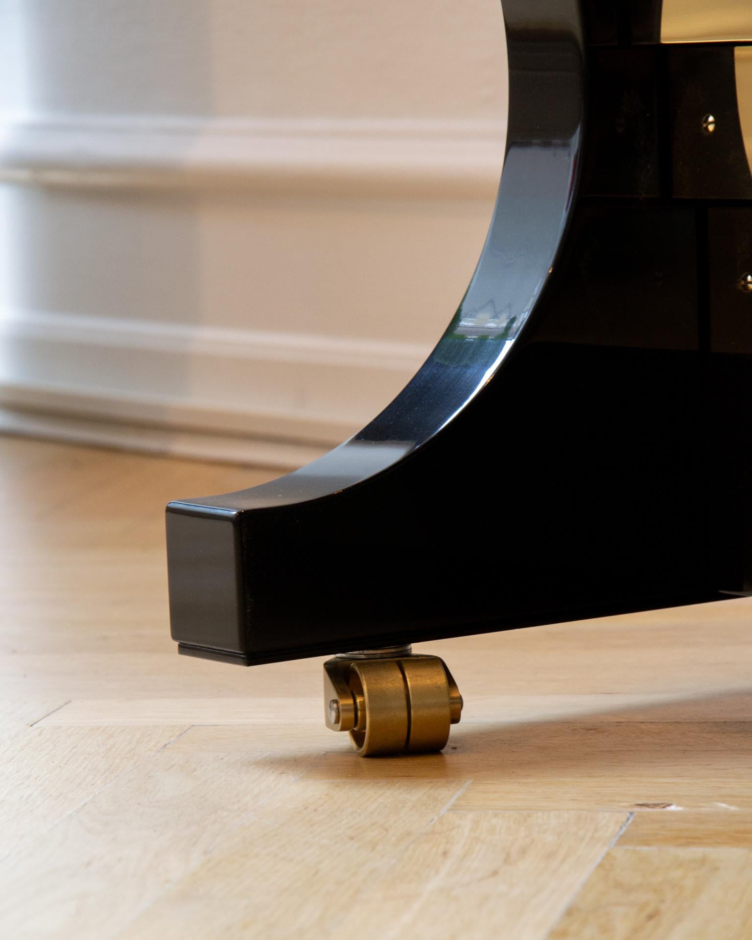 PH Klavier aufrecht, cognacfarbenes Leder mit Messingmetallteilen, modern, skulptural im Angebot 5