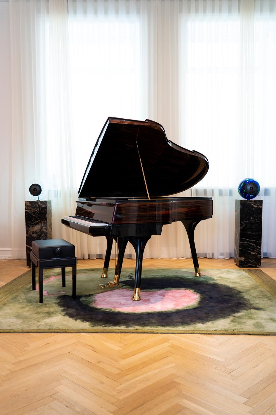 Art Déco PH180 Pianoforte a coda ad arco in Wood Macassar con ottone, Pianoforte Art-Case in vendita