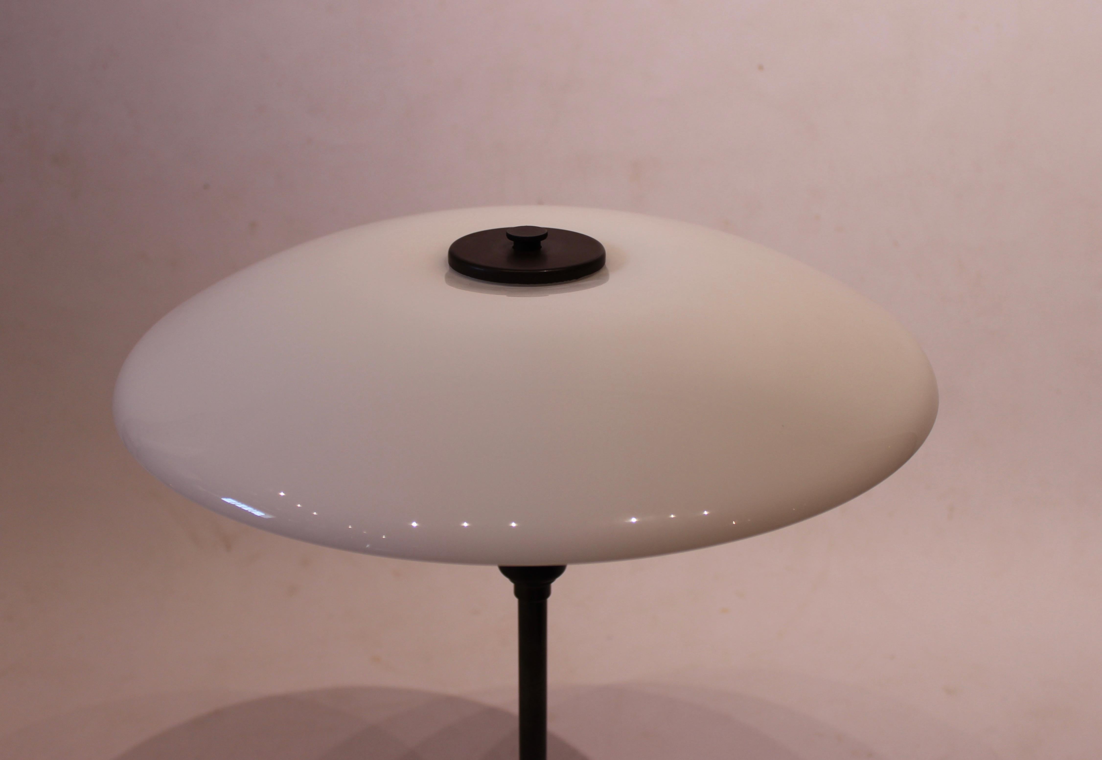Poul Heningsen Table Lamp, model PH 4/3 of White Opaline Glass, 1950's For Sale 1