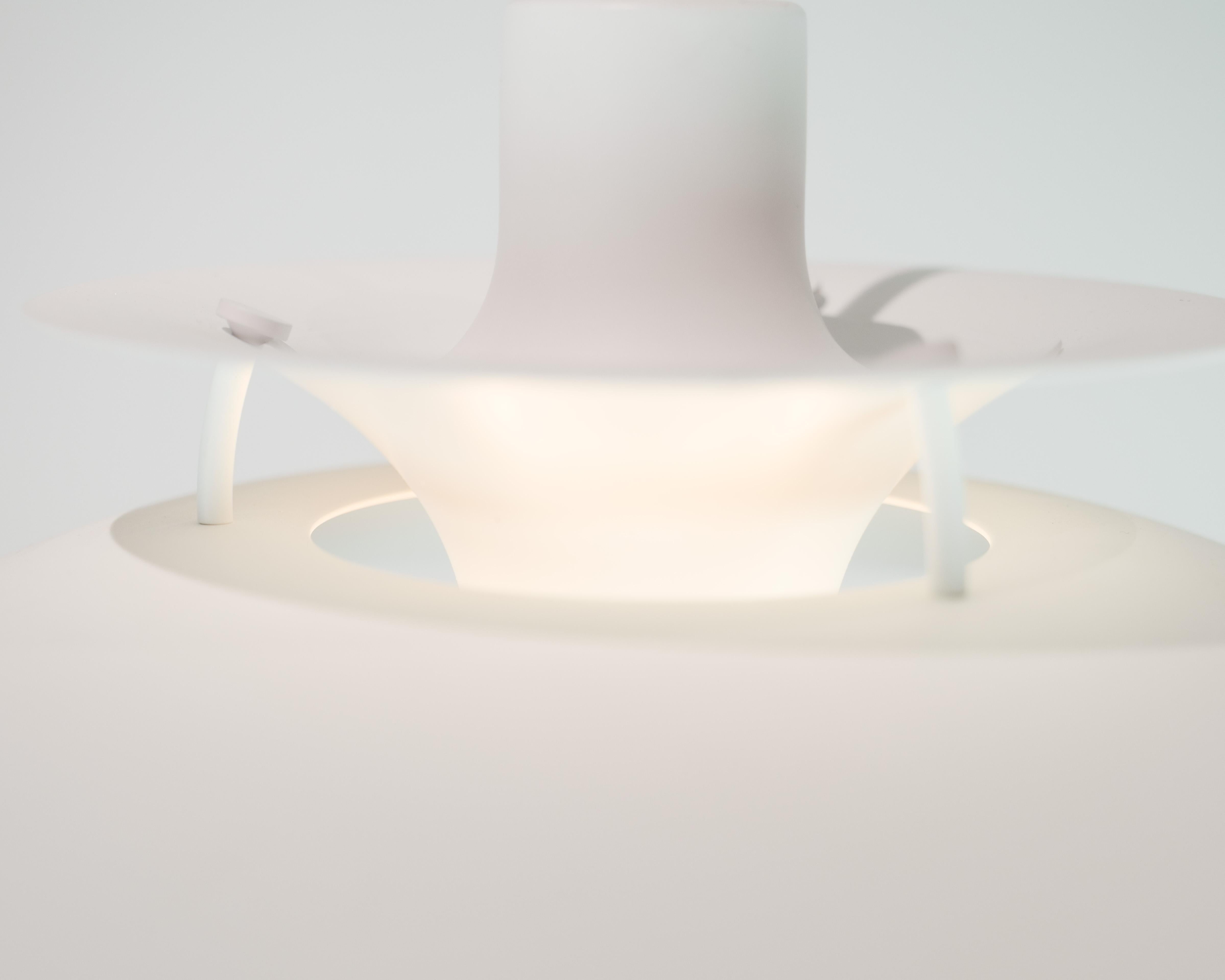 PH5 Pendant Lamp Monochrome White Designed In Excellent Condition In Lejre, DK