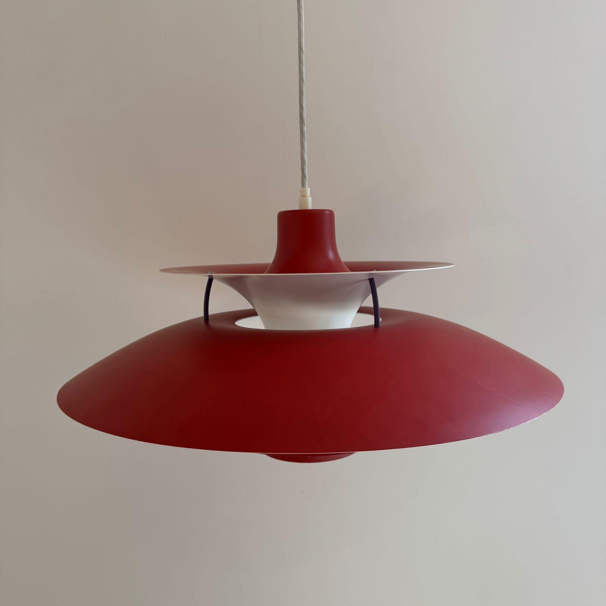 Ph5 red lamp, Poul Henningsen for Louis Poulsen, Denmark 1960 en venta 2
