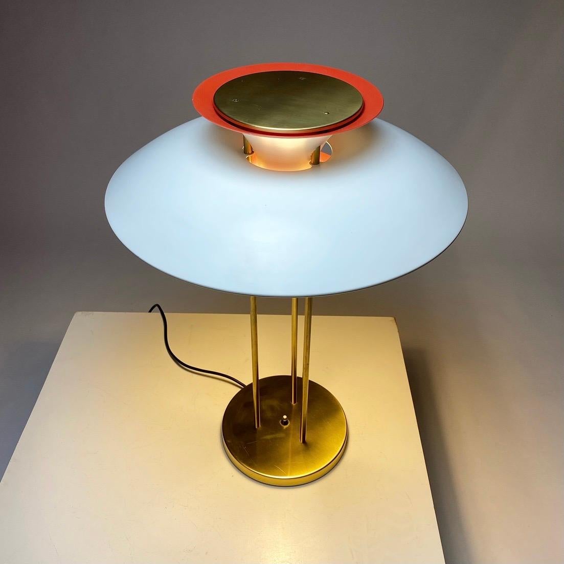 Mid-20th Century Ph5 Table Lamp by Poul Henningsen for Louis Poulsen, Denmark, 1967