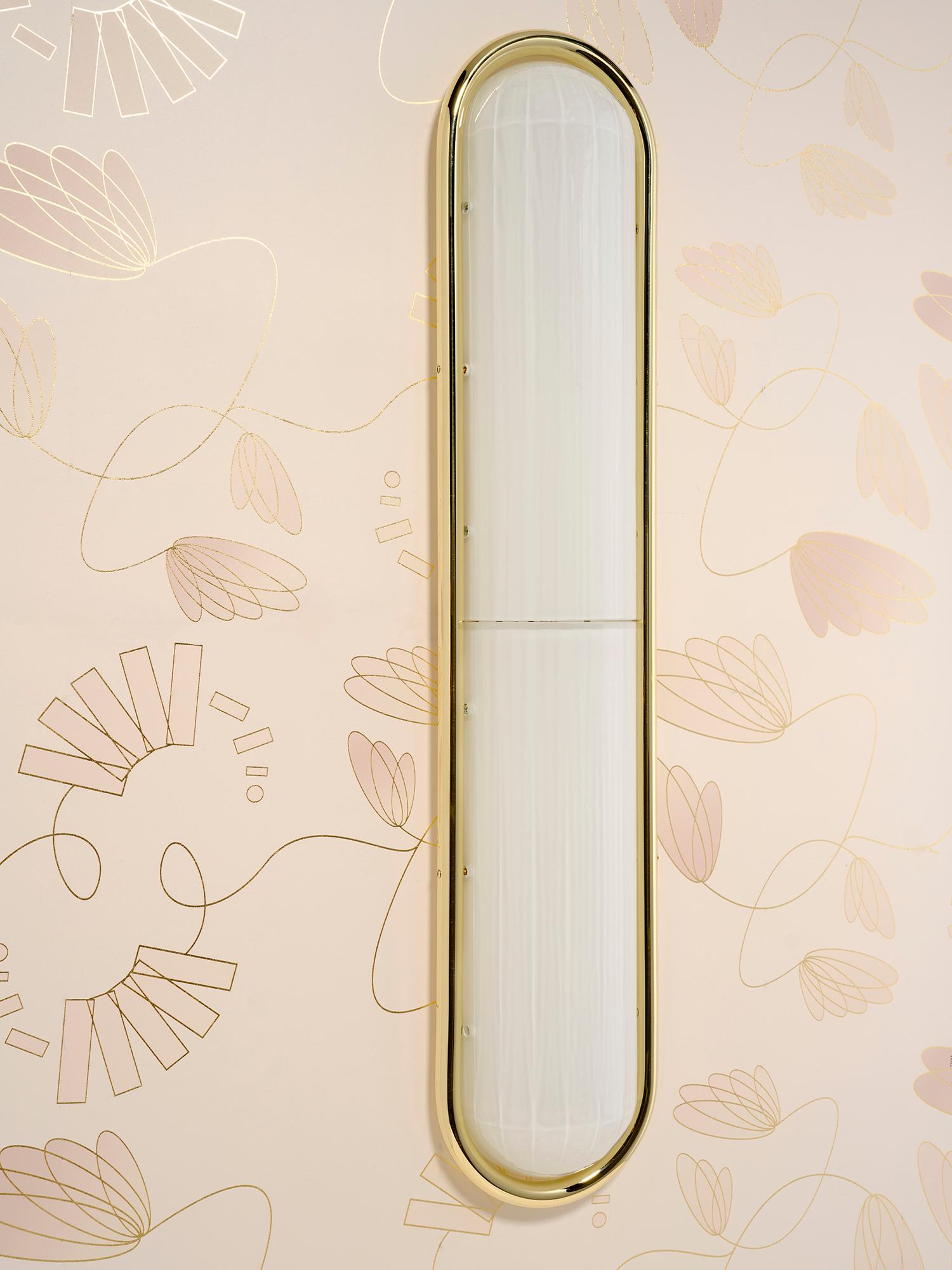 Lampada da incasso in vetro soffiato e ottone di ispirazione Streamline Moderne di Phaenon In condizioni Nuovo in vendita a Hawthorne, CA
