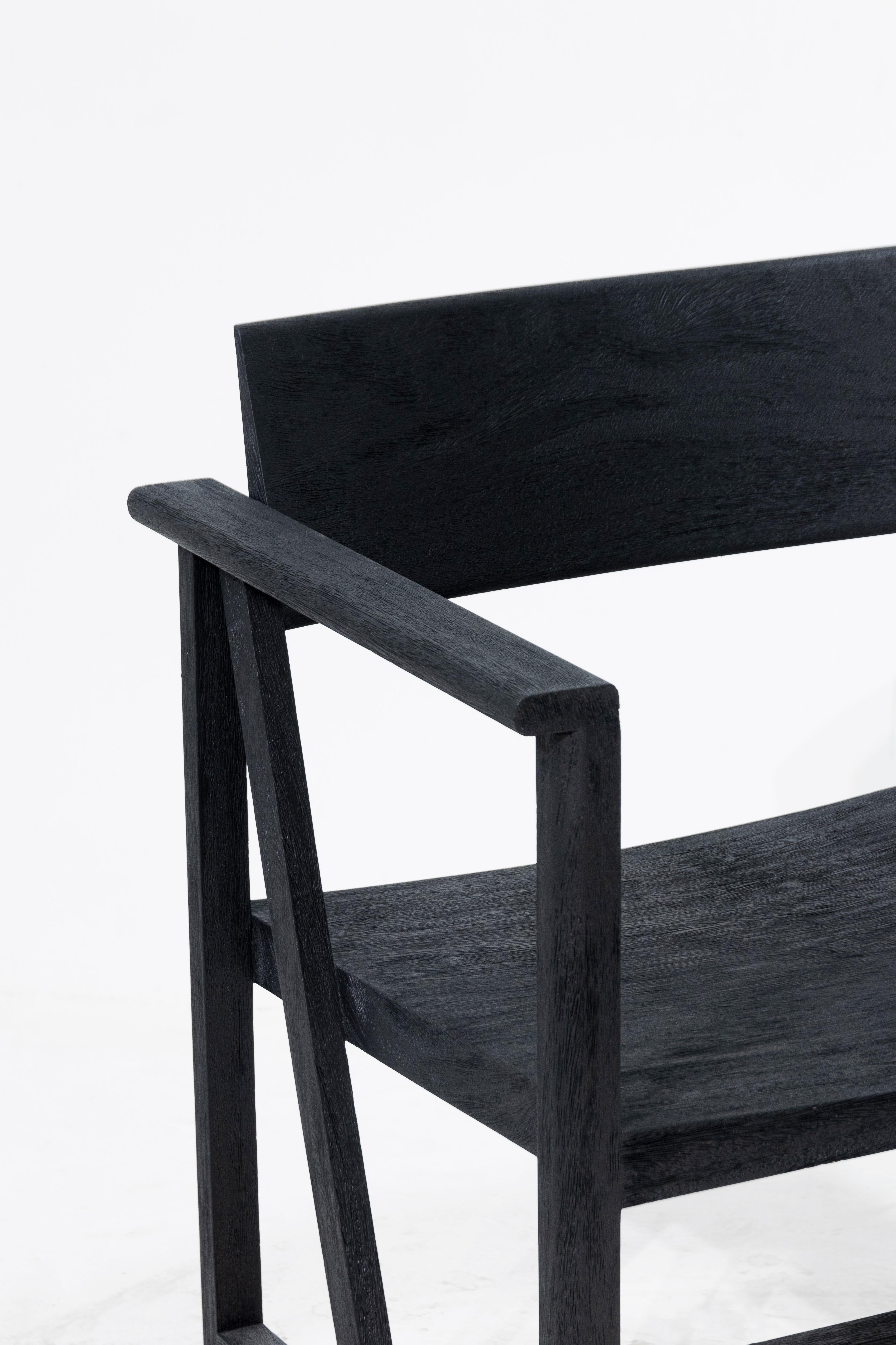 Phaka Chair, Rough Black Monkey Pod Wood In New Condition For Sale In Chiangmai, TH
