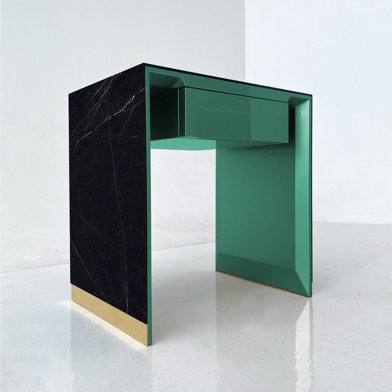 Comodino alto Phantom 60 Laccato Oro e Calacatta Oro di Casa Casati in vendita 3