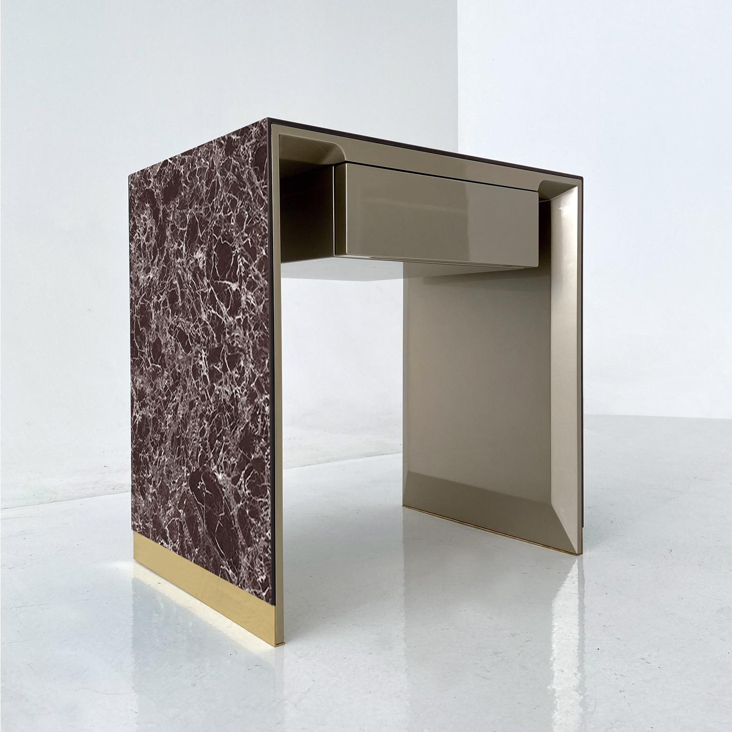 Comodino alto Phantom 60 Laccato Oro e Calacatta Oro di Casa Casati in vendita 5