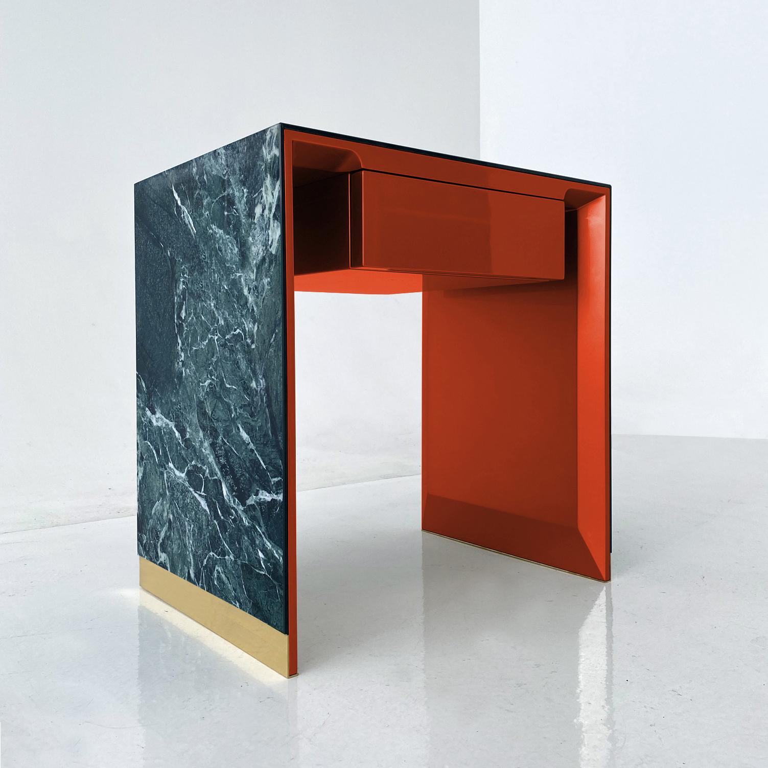 Comodino alto Phantom 60 Laccato Oro e Calacatta Oro di Casa Casati in vendita 8