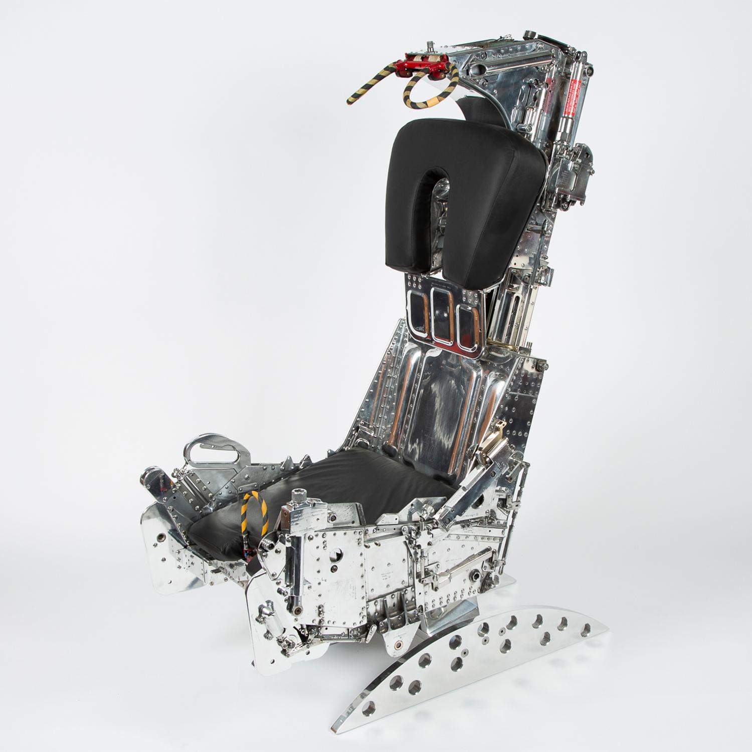 Ejection seat phantom fighter made by Martin & Baker, 1972.
Ejection seat from Phantom II fighter, Royal Air Force, and from
Mc Donnel Douglas F-4. With electric system to raise or lower
the seat all in chrome finish.
Exceptional piece.
 