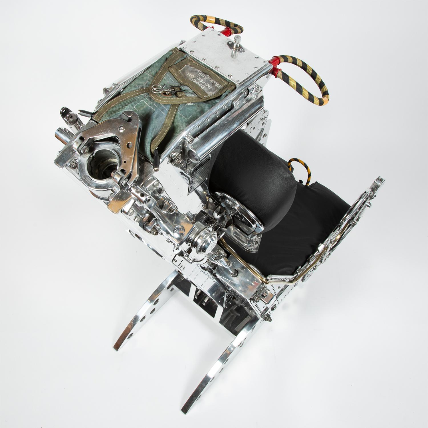 Phantom Fighter Ejection Seat In Good Condition For Sale In Paris, FR