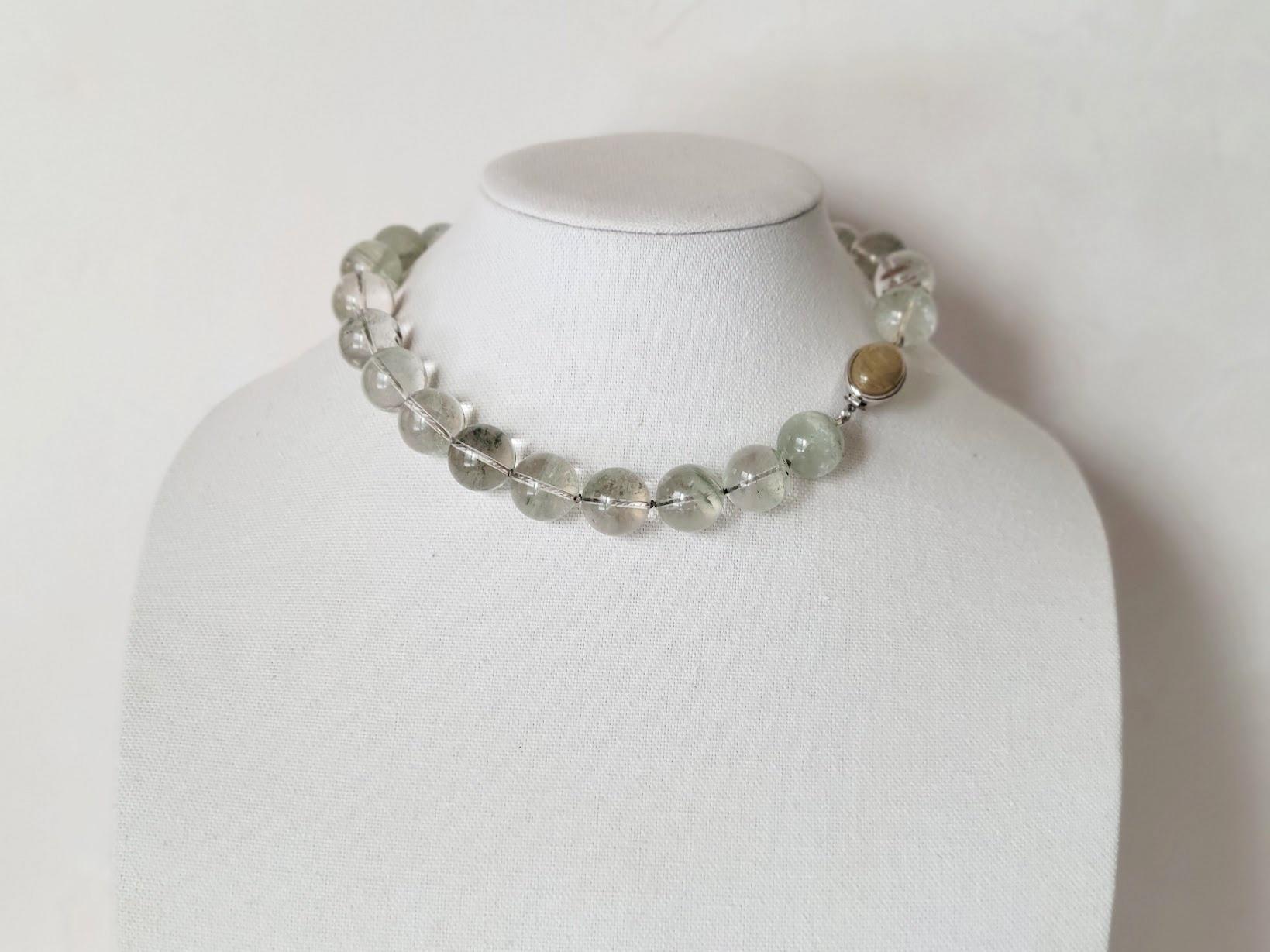 Collana annodata di quarzo fantasma in vendita 1
