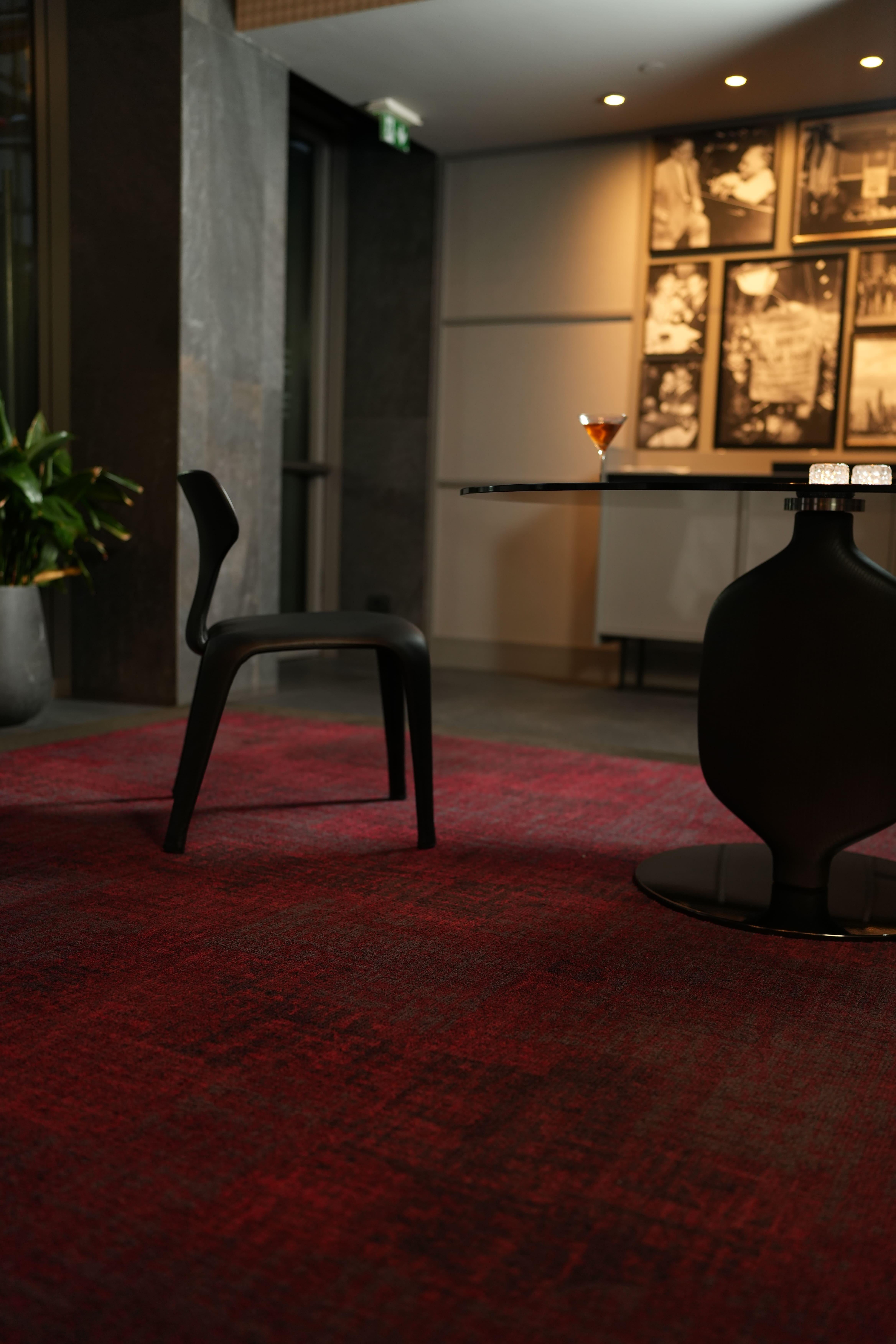 Phantom, sedia interamente rivestita, Stefano Bigi Design Studio per Eroato Hecho a mano en venta
