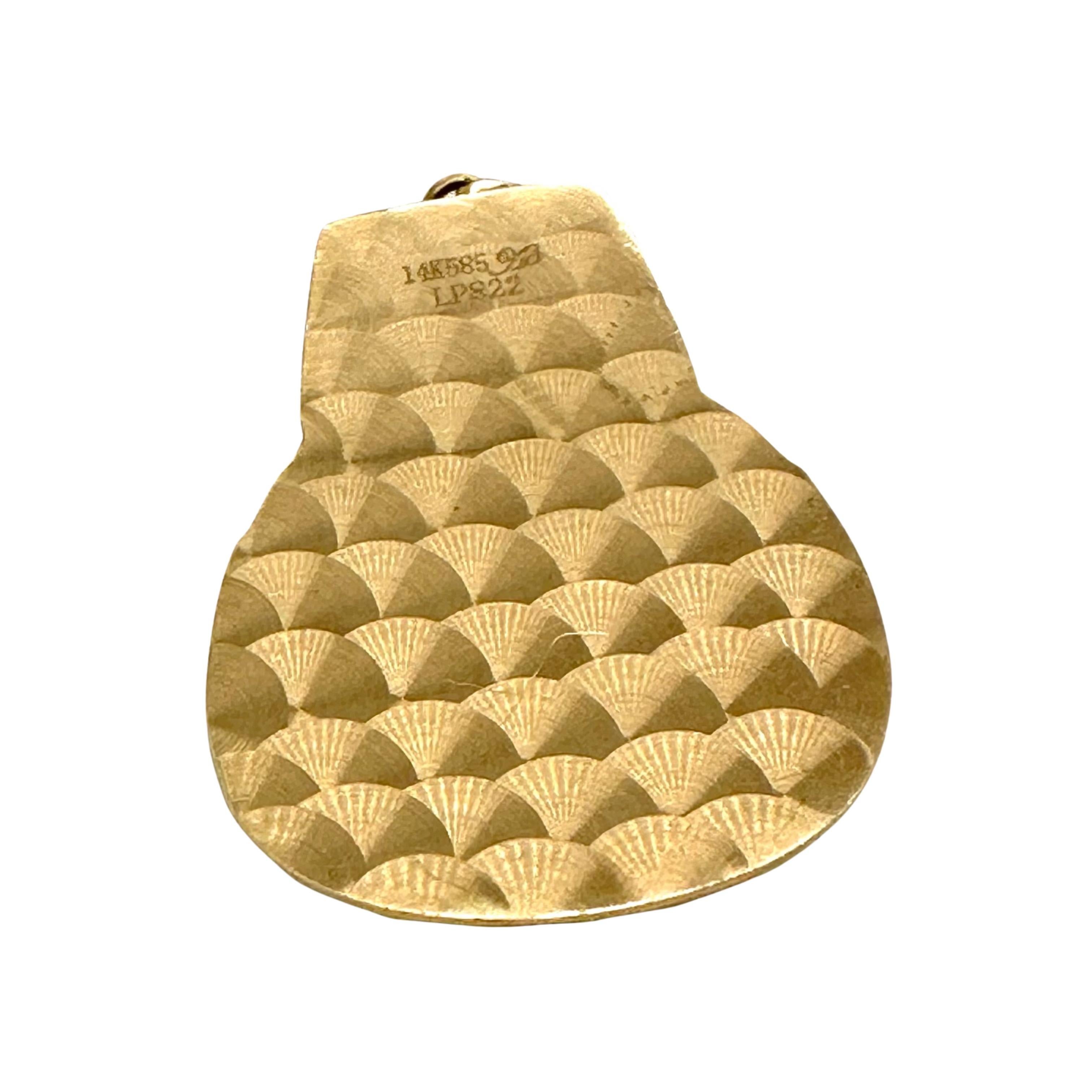 Ciondolo con smalto blu faraonico e diamanti in oro giallo 14k In condizioni ottime in vendita a Miami, FL