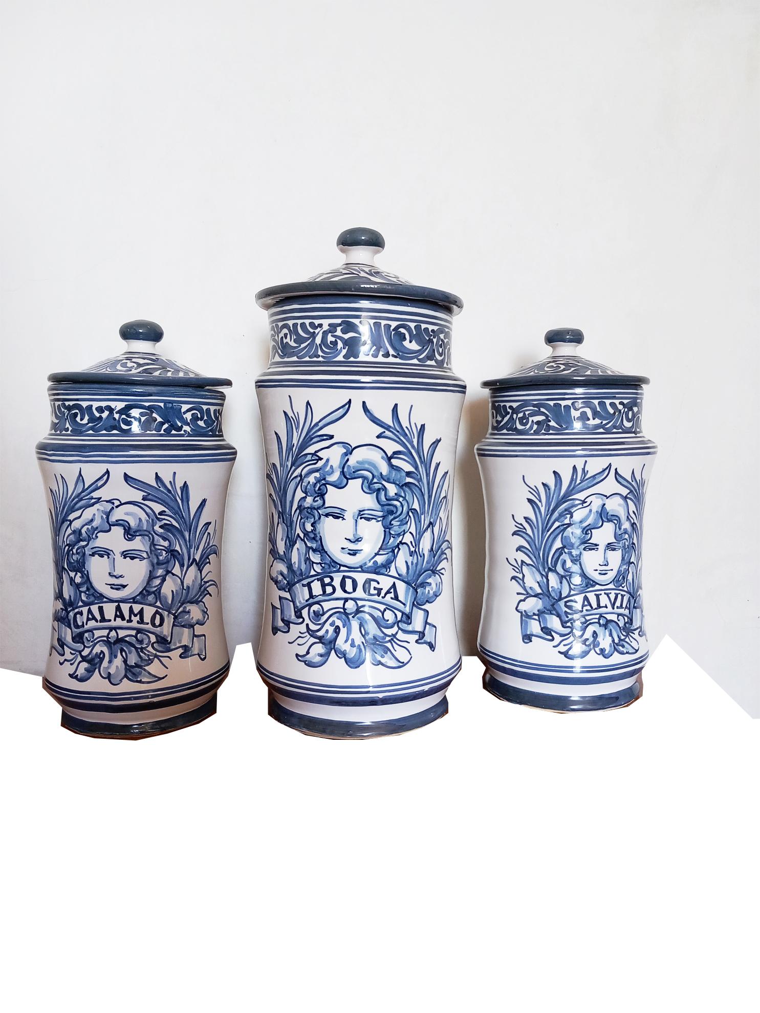 Apothekergefäße aus blauer und weißer spanischer Keramik für Apotheker, Spanien, 20. Jahrhundert  (Sonstiges) im Angebot