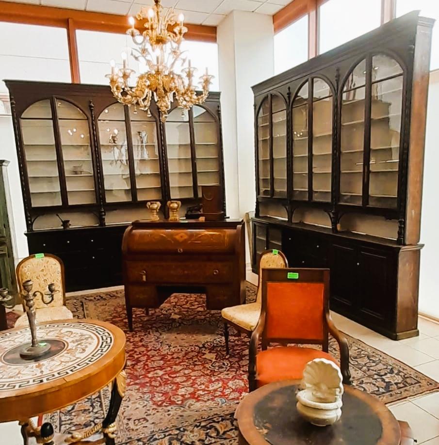 Pair of walnut pharmacy furniture of 1800

Pharmacy from the mid 1800's, coming from northern Italy (Piedmont).

The external structure is in blond Walnut (later varnished) and the internal part in lacquered Spruce, under the white there is its