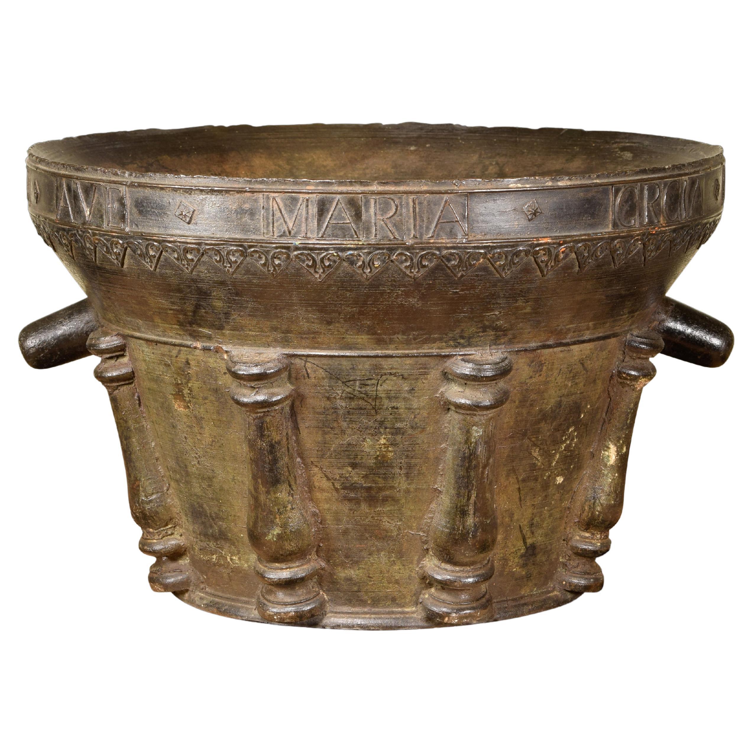 Pharmacy mortar. Bronze. Spain, dated in the piece in 1743. 