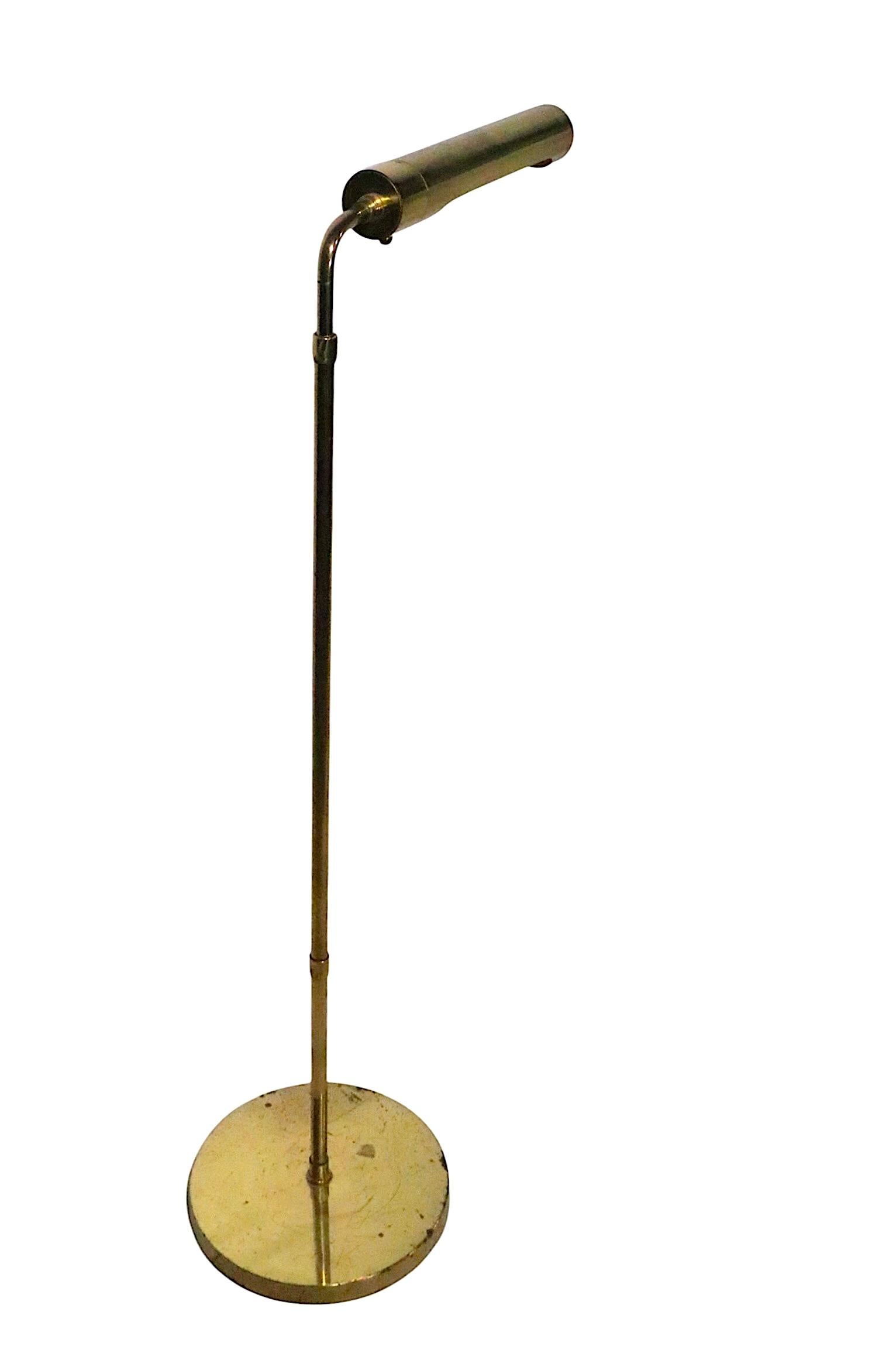 Lampadaire réglable de style pharmacien d'après Koch and Lowy  3 disponibles en vente 3