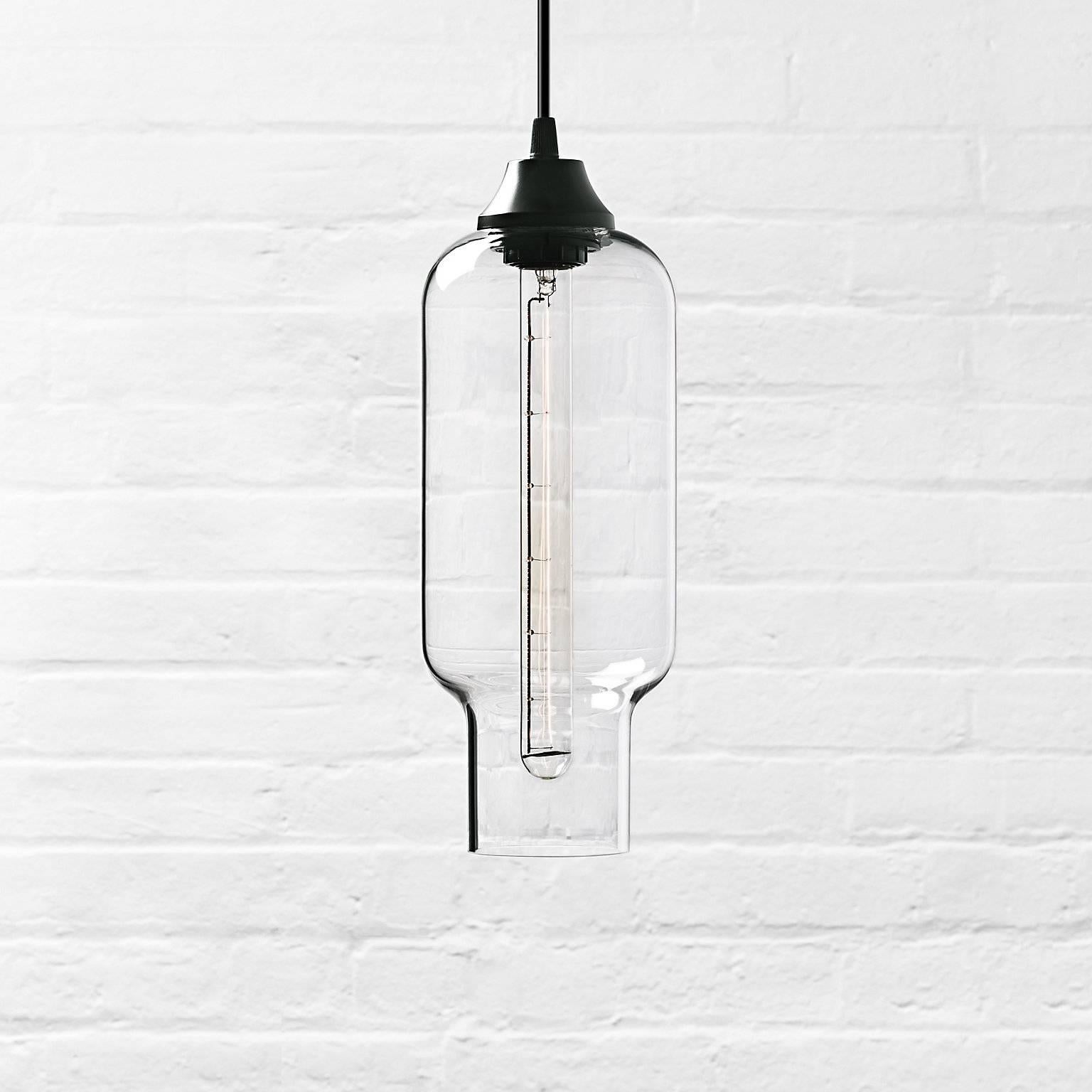 Lampada a sospensione moderna in vetro soffiato a mano Pharos Amber, Made in USA in vendita 1