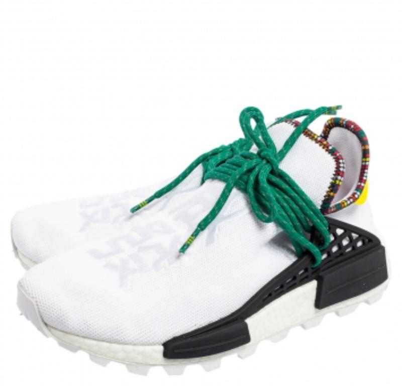 Pharrell Williams x Adidas Weißer Stoff Human Body NMD Turnschuhe aus weißem Stoff Größe 40 2/3 (Grau) im Angebot