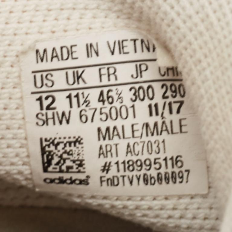 Pharrell Williams x Adidas White Knit Fabric Human Body NMD Sneakers Size 46 2/3 en vente 3