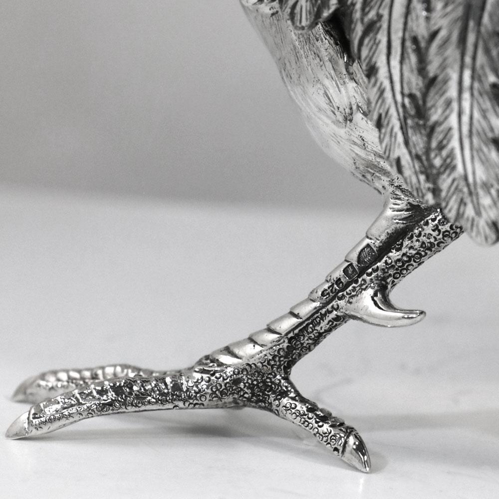 Pheasant by Alcino Silversmith 1902 is a handcrafted piece in 925 sterling silver with bone beak 

The piece is totally handcrafted, hammered and chiseled by excellent craftsmen, giving this piece a much higher future valorization. 

Some of the