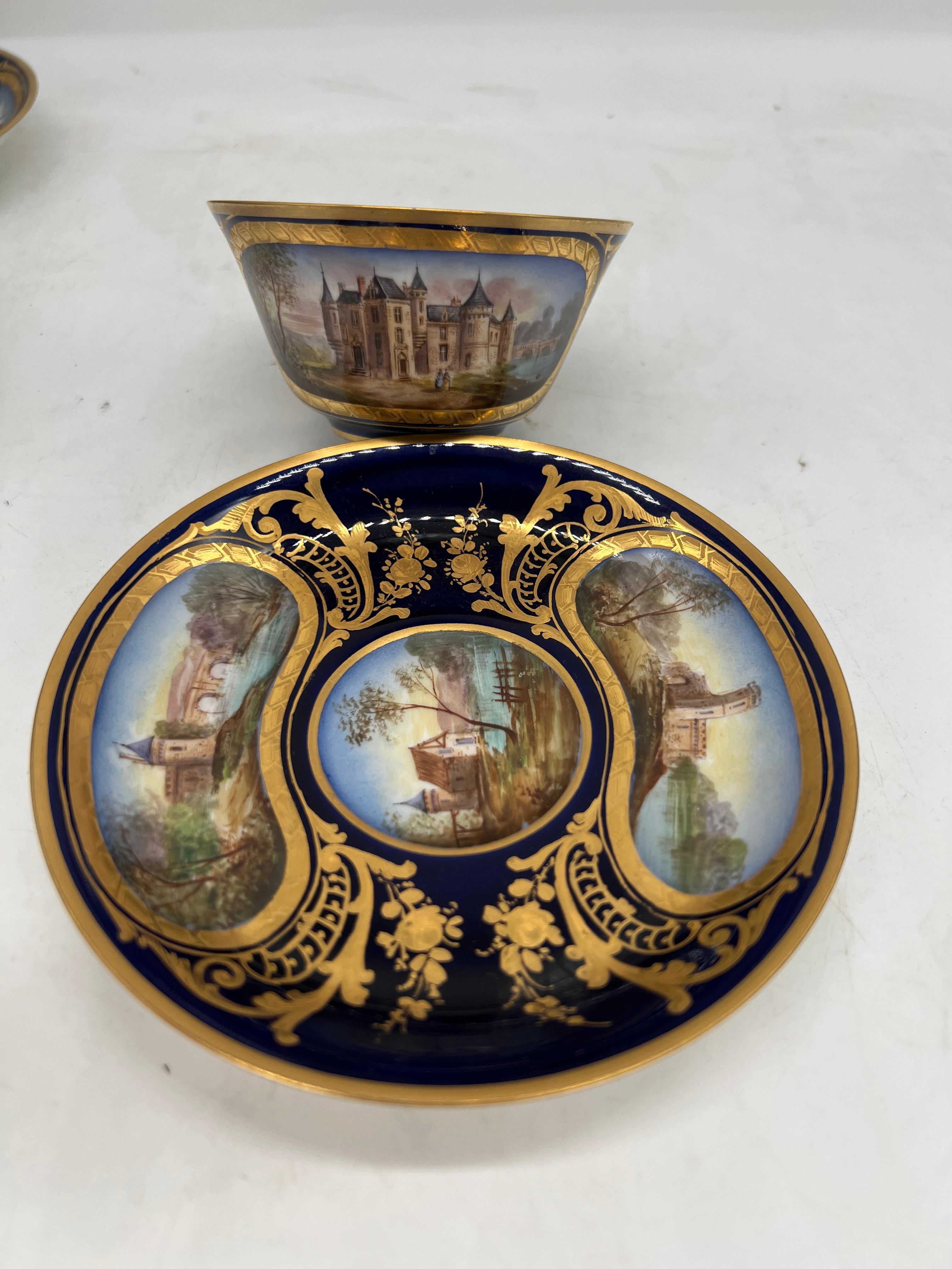 Phénoménal 12 Sèvres 19th C, Chateau Des Tuileries 1846 Chateau Scene Cup Saucer en vente 4