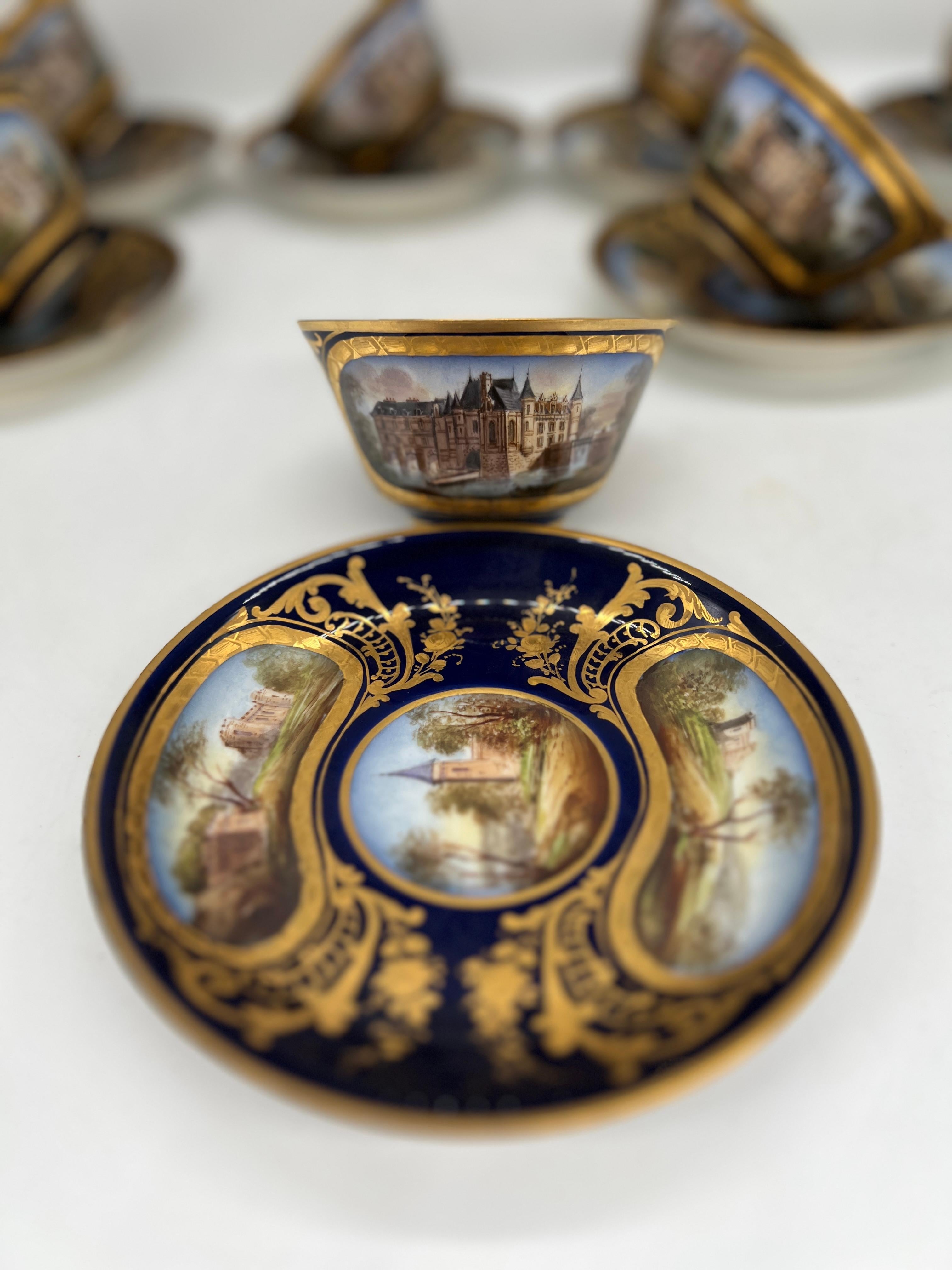 XIXe siècle Phénoménal 12 Sèvres 19th C, Chateau Des Tuileries 1846 Chateau Scene Cup Saucer en vente