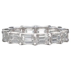 Phänomenaler Smaragdschliff Diamant Eternity Band