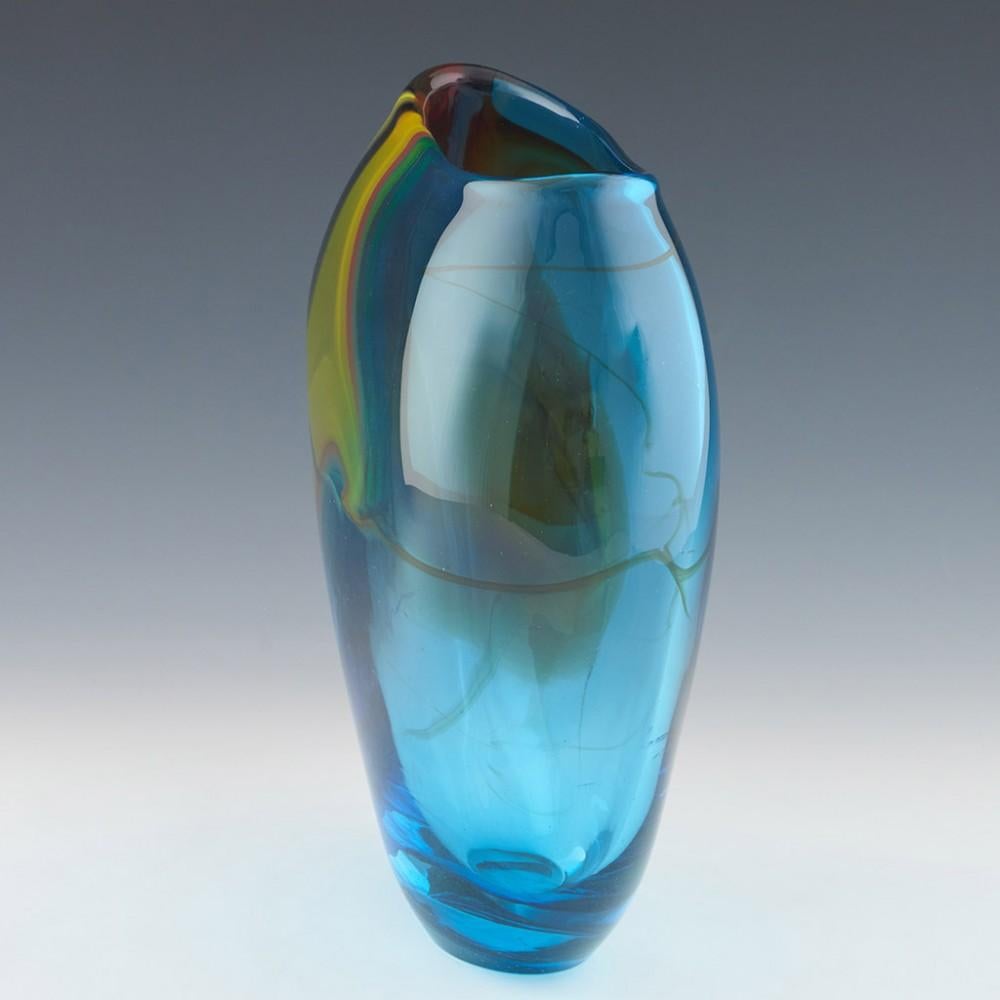 Vaso Phil Atrill Horizon Series, 2013

Informazioni aggiuntive:
Data: 2013
Origine : Surrey, Inghilterra
Caratteristiche della ciotola: Form A asimmetrica con colori vorticosi
Marchi : Firmato Phil Atrill
Tipo : Piombo
Dimensioni: H. 30,8