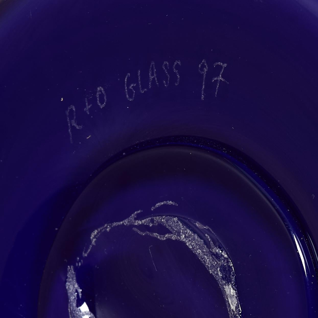 Scultura di fiori in vetro in un vaso di Phil O'Reilly in vendita 11