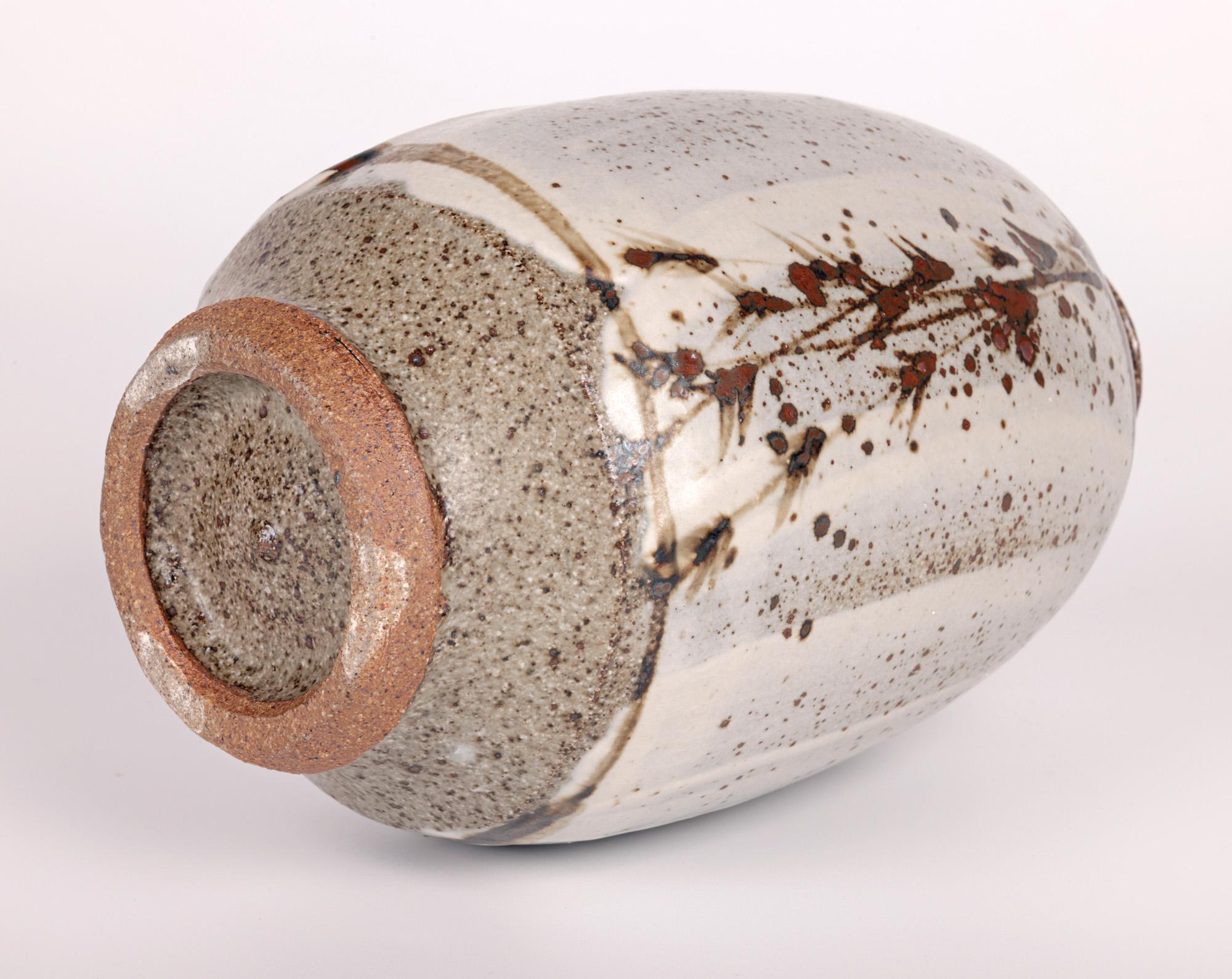 Vase en frêne émaillé Phil Rogers Studio Pottery avec motifs de feuillages  en vente 3