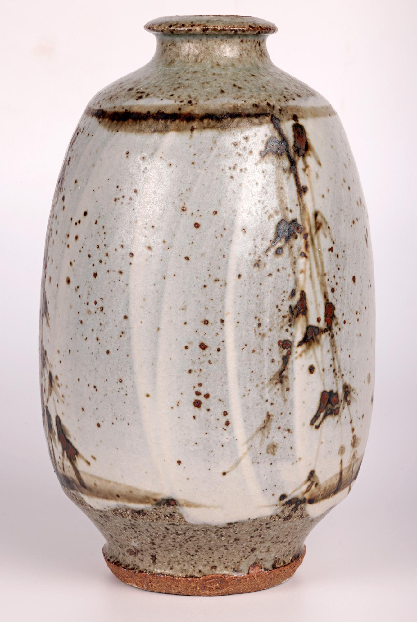 Vase en frêne émaillé Phil Rogers Studio Pottery avec motifs de feuillages  en vente 4