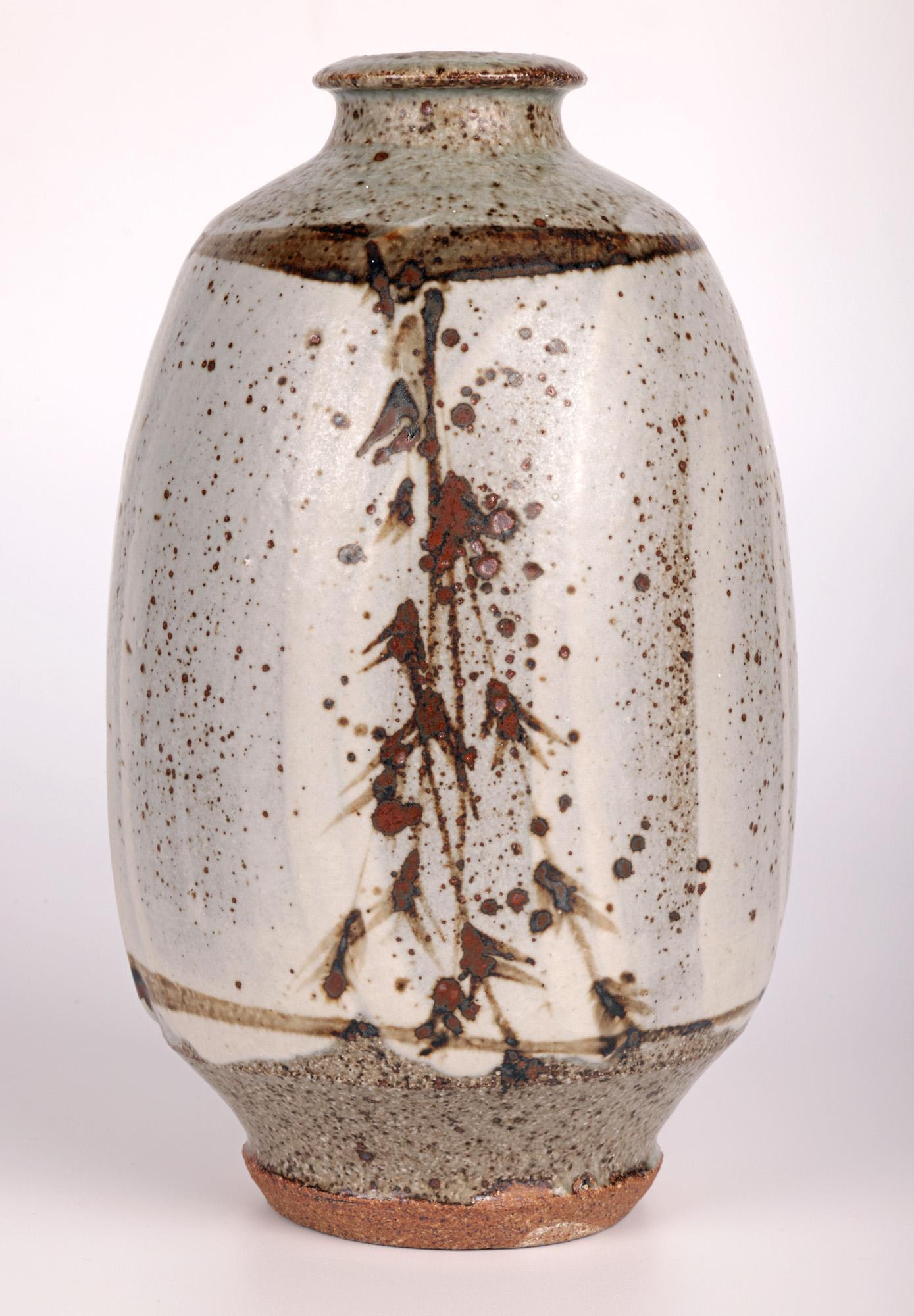 Vase en frêne émaillé Phil Rogers Studio Pottery avec motifs de feuillages  en vente 9
