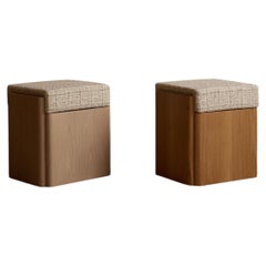 Tabouret « Phil » en bois massif et tissu d'ameublement, par Gregory Beson