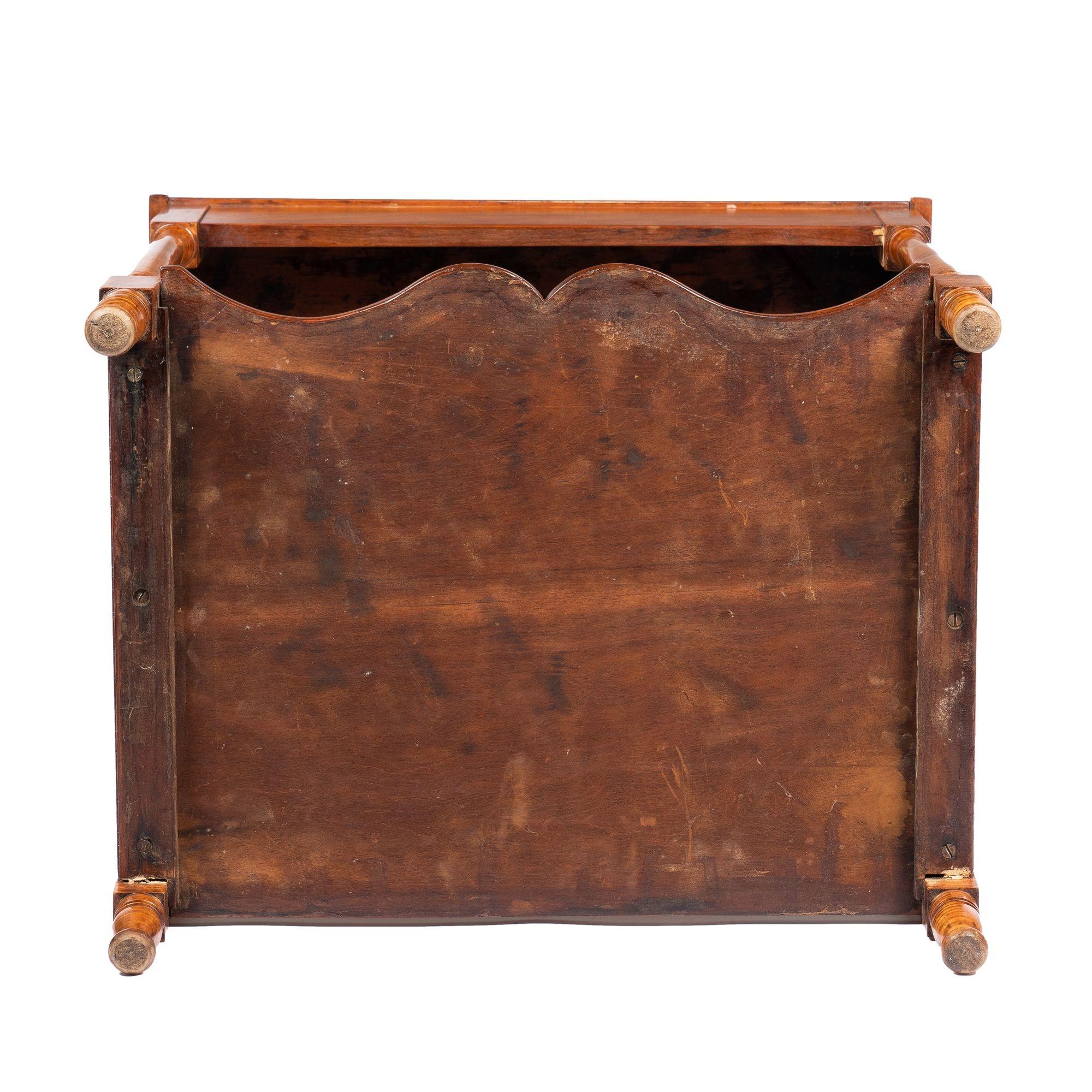 Philadelphia Cherry Wood Stand with Splash on a Conforming Apron, 1820 For Sale 7