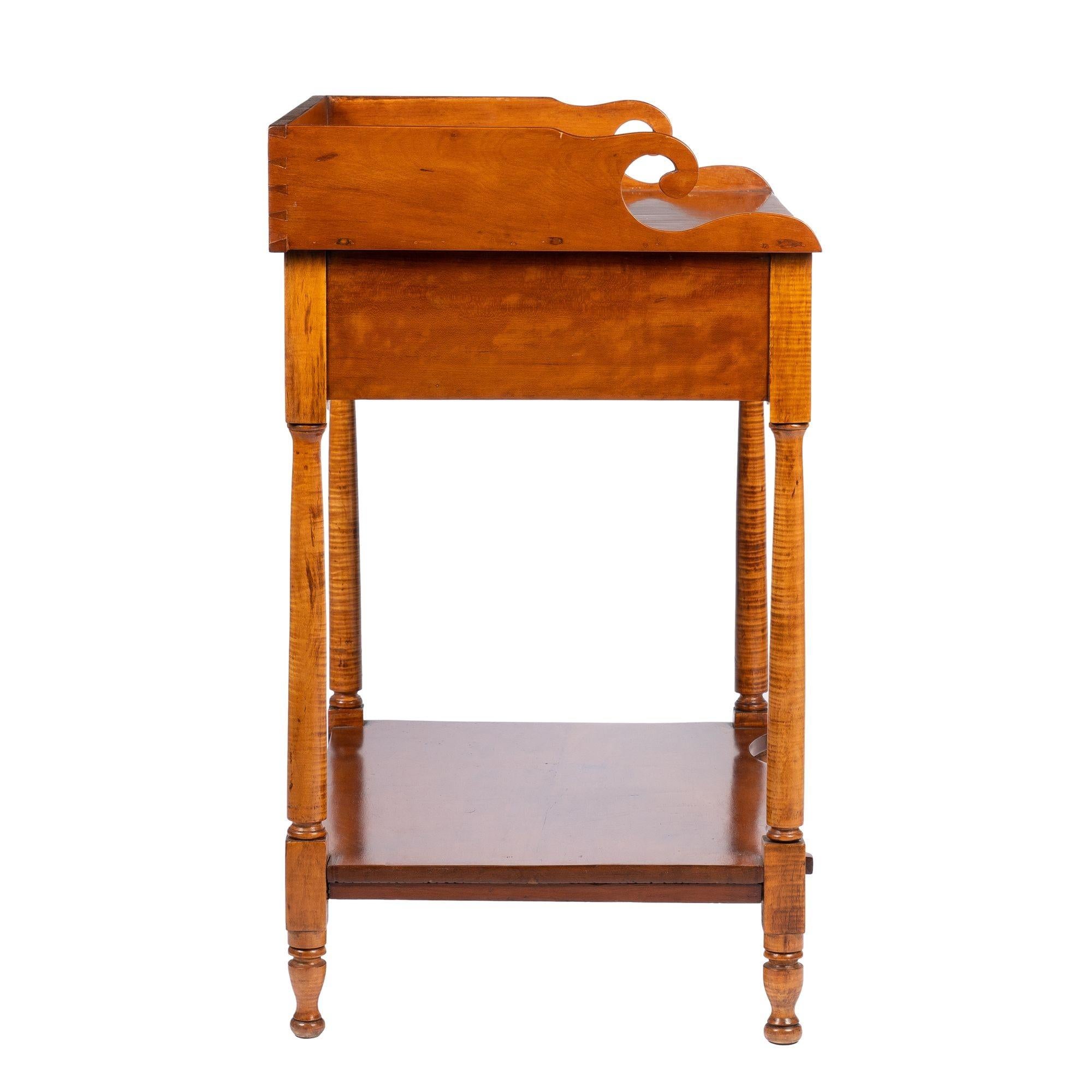 Philadelphia Cherry Wood Stand with Splash on a Conforming Apron, 1820 For Sale 1