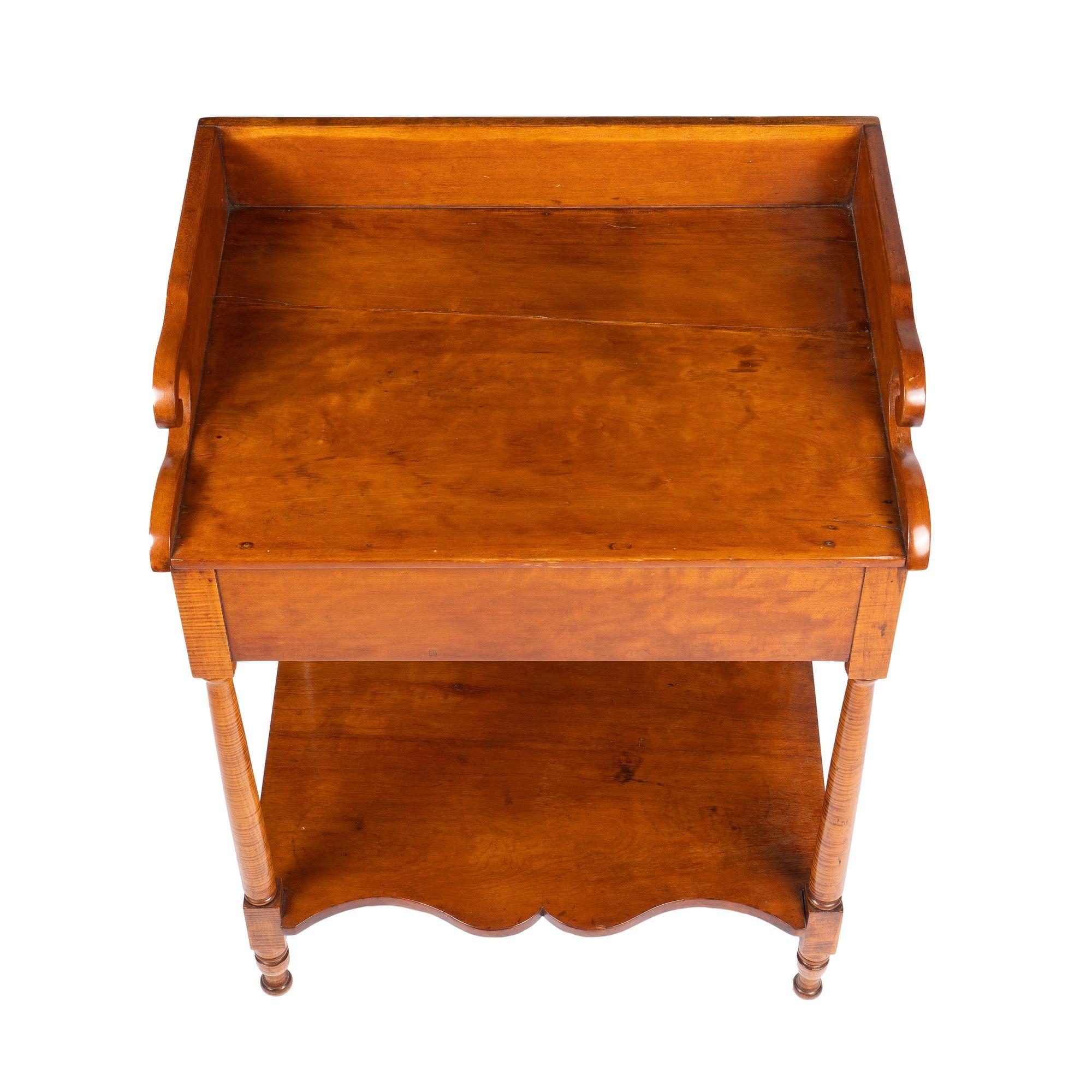 Philadelphia Cherry Wood Stand with Splash on a Conforming Apron, 1820 For Sale 4
