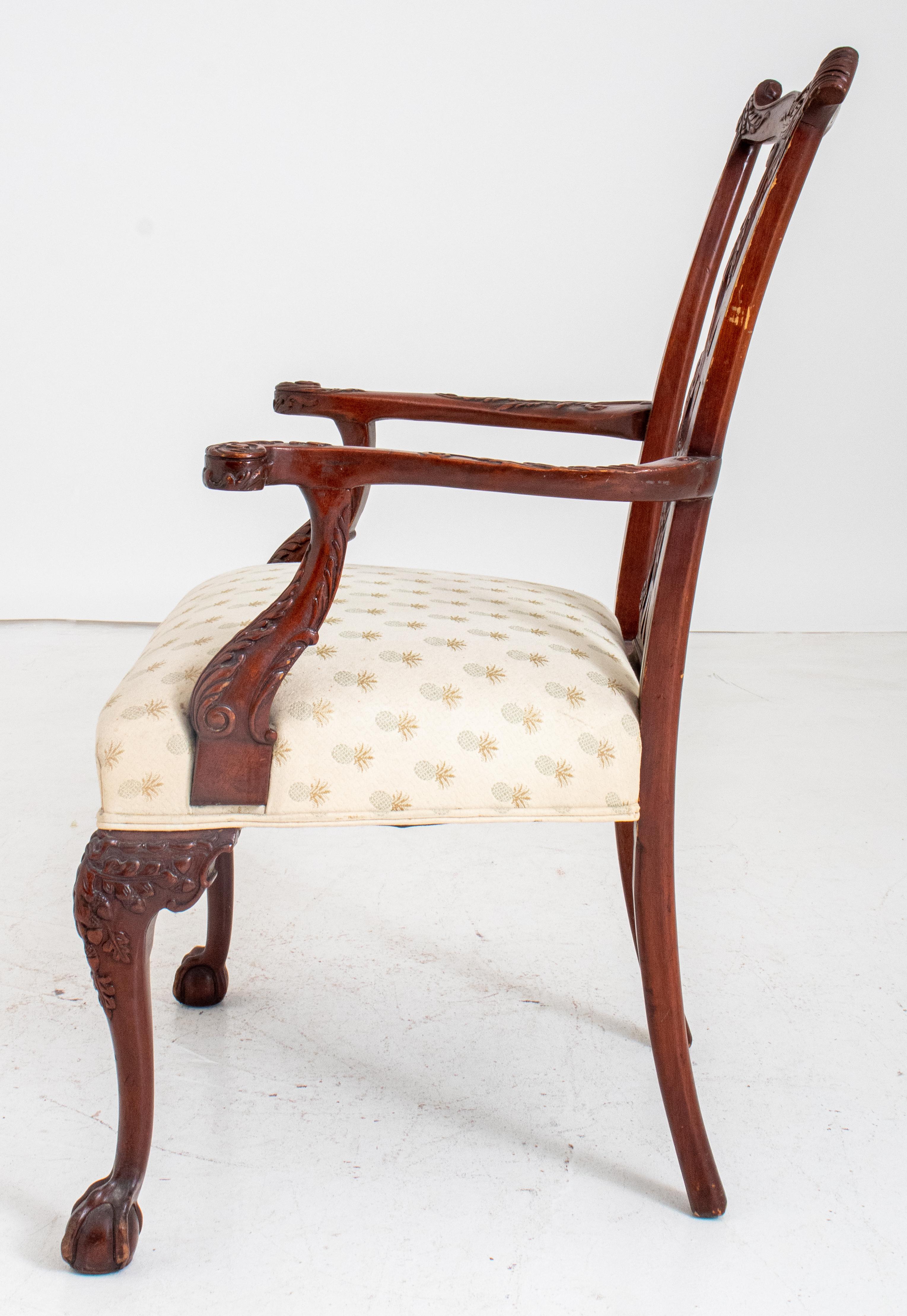 Philadelphia Chippendale Style Armchair In Good Condition For Sale In New York, NY