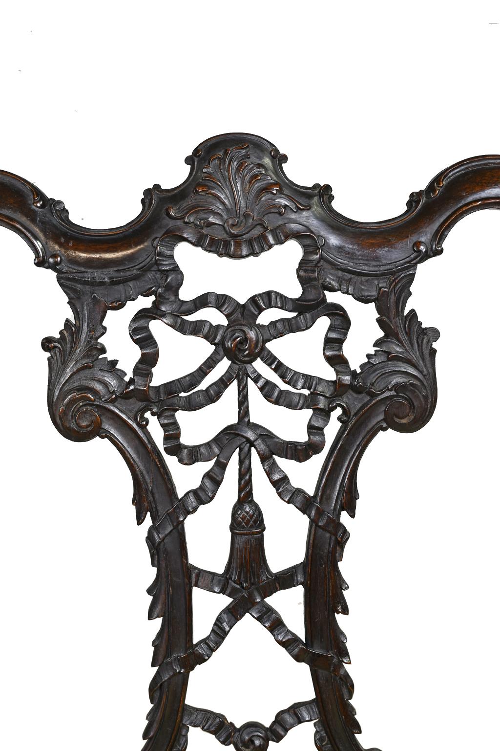 Philadelphia-Stuhl im Chippendale-Stil mit geschnitzter Bandlehne, um 1840 (amerikanisch) im Angebot