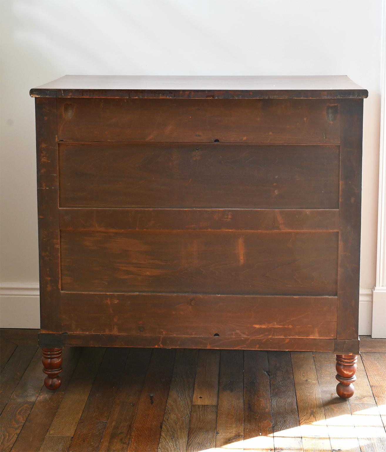 Philadelphia Federal Chest of Drawers in Mahogany, American, circa 1815 9